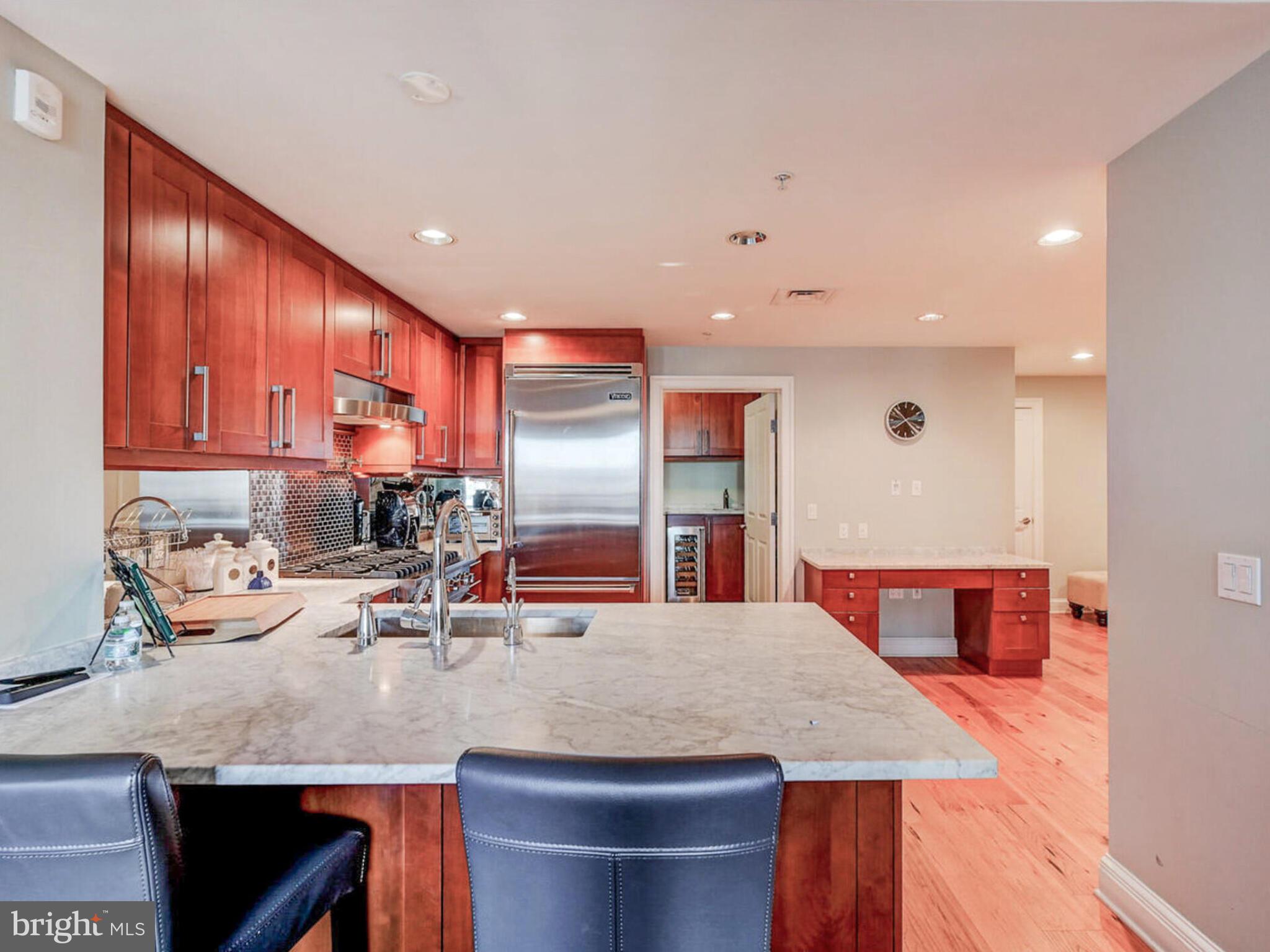 THE RITZ-CARLTON RESIDENCES - Residential