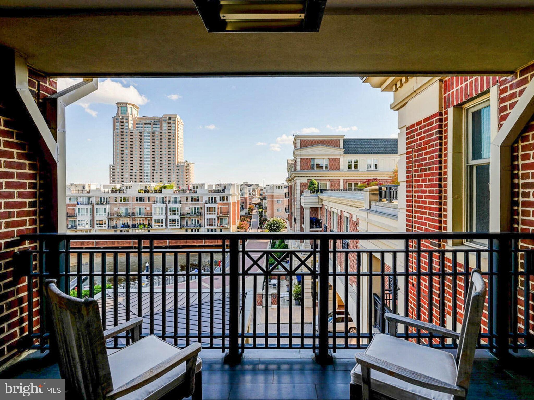 THE RITZ-CARLTON RESIDENCES - Residential