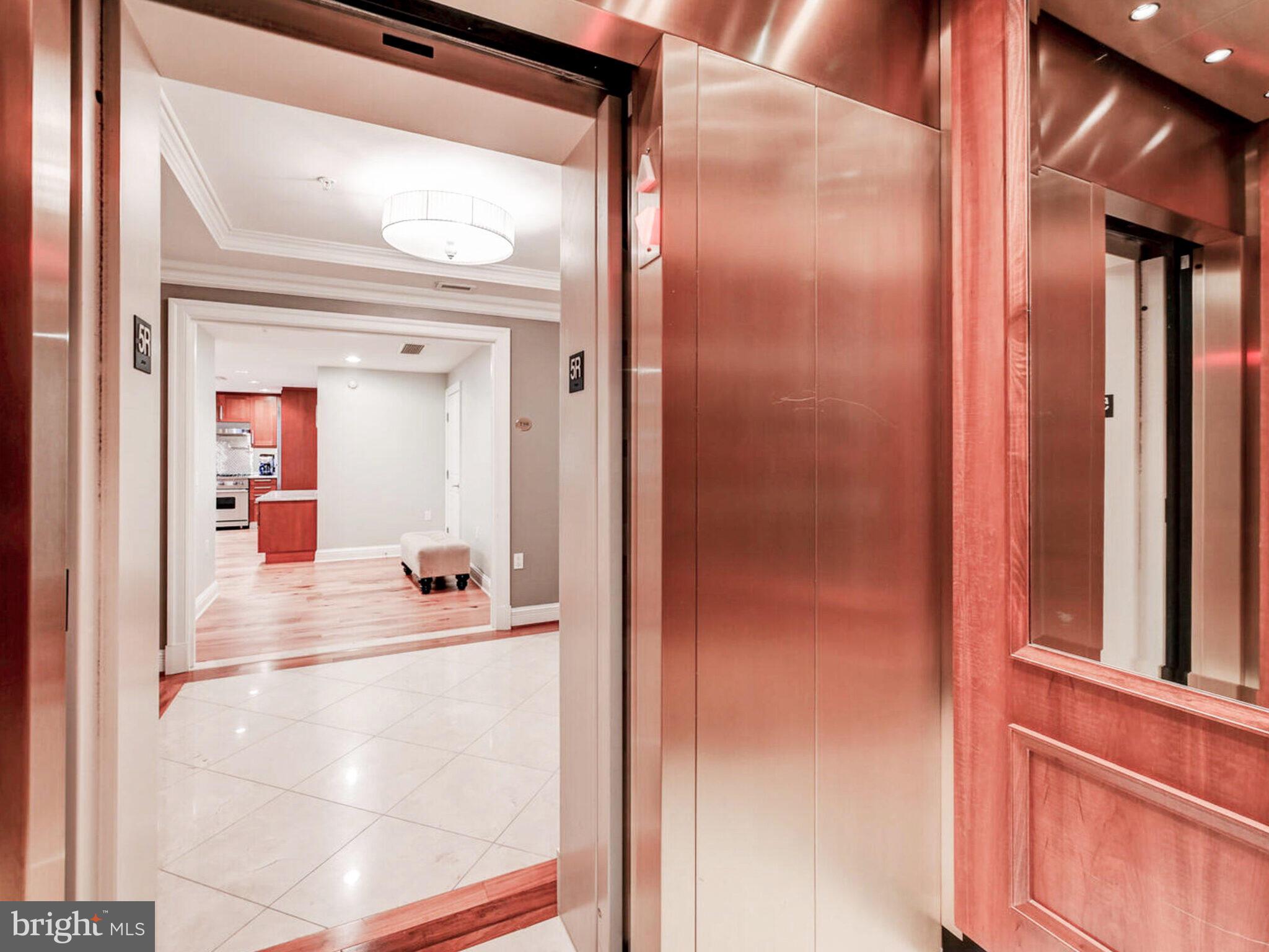 THE RITZ-CARLTON RESIDENCES - Residential