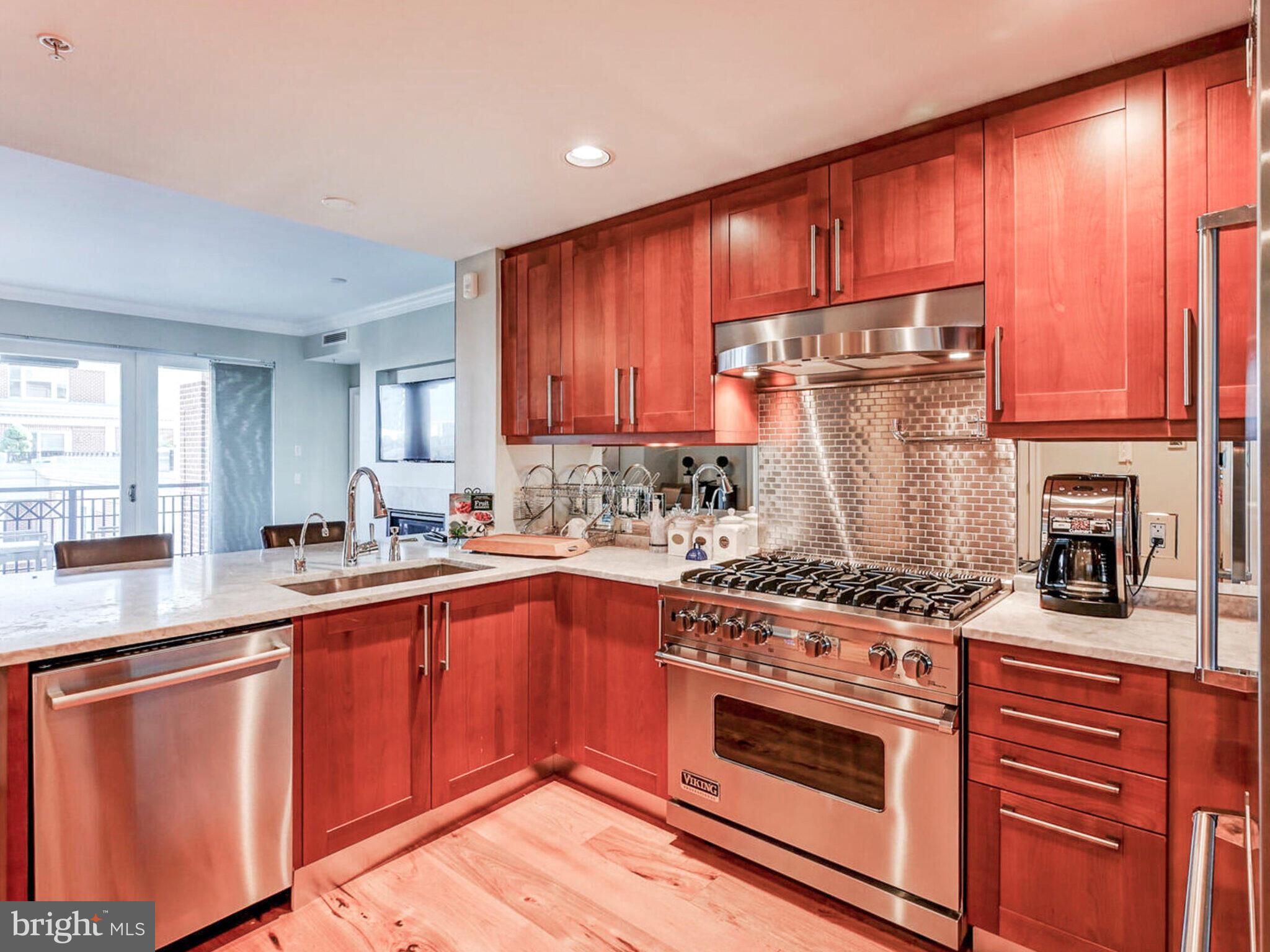 THE RITZ-CARLTON RESIDENCES - Residential