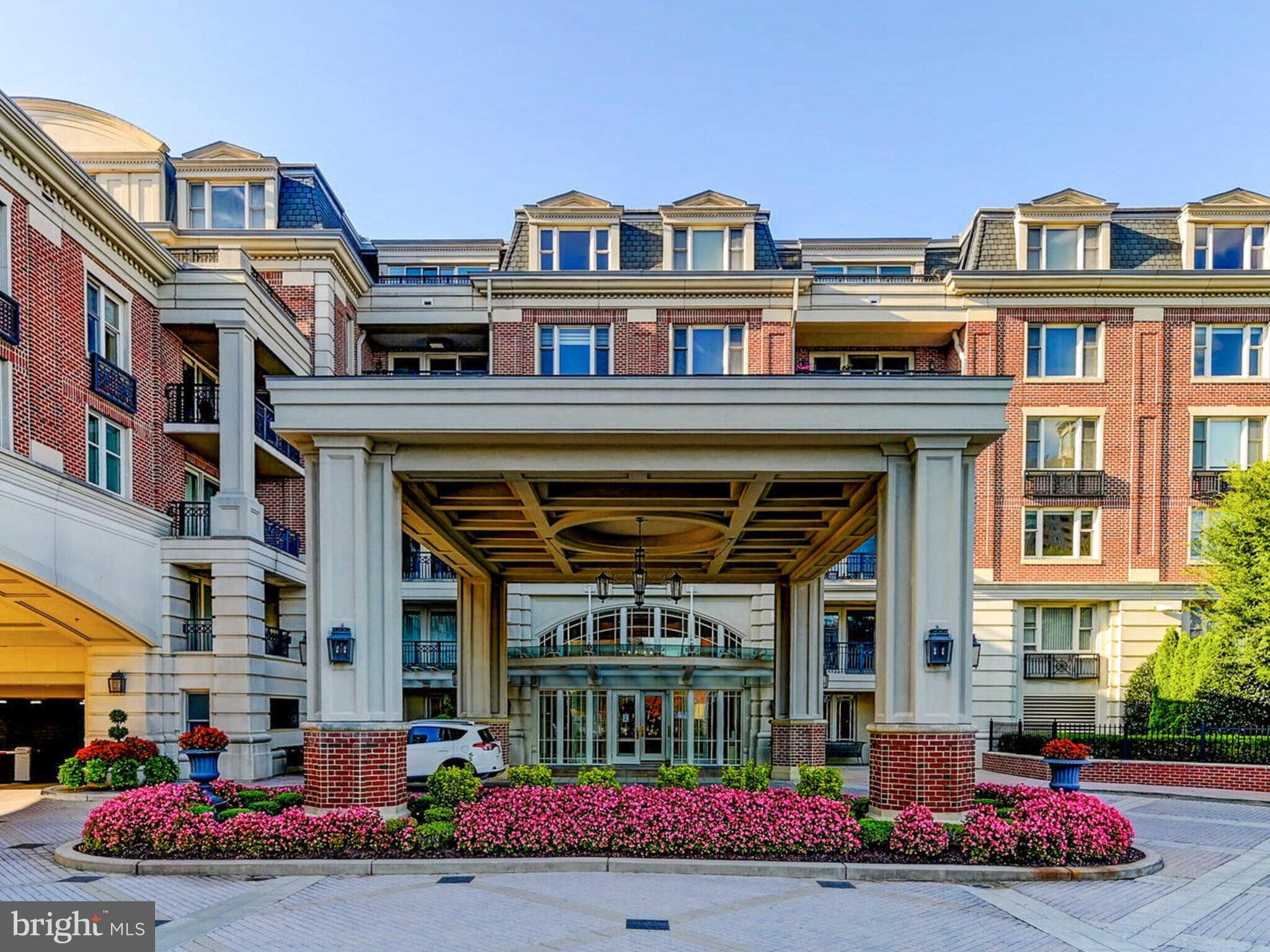 THE RITZ-CARLTON RESIDENCES - Residential