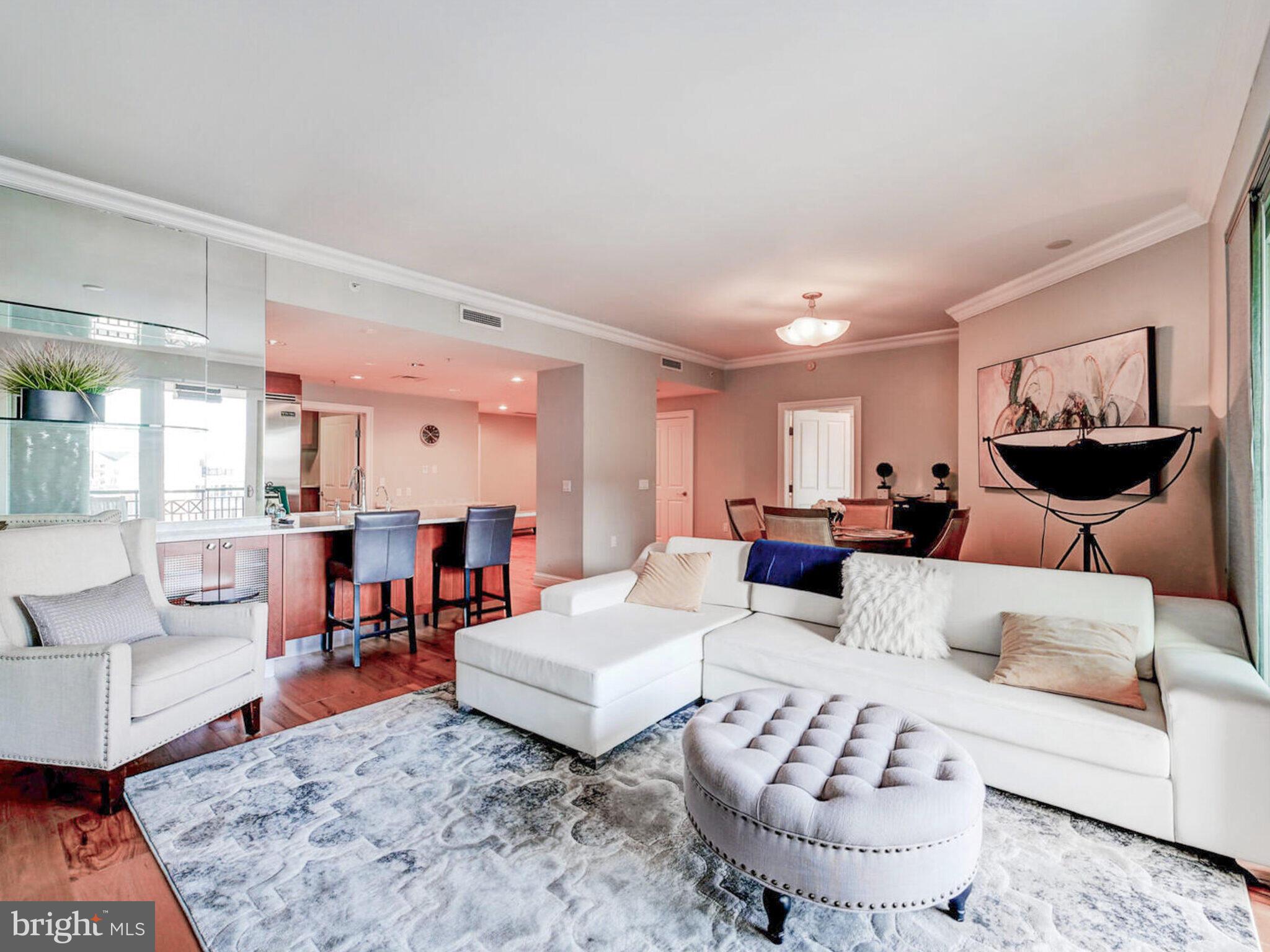 THE RITZ-CARLTON RESIDENCES - Residential