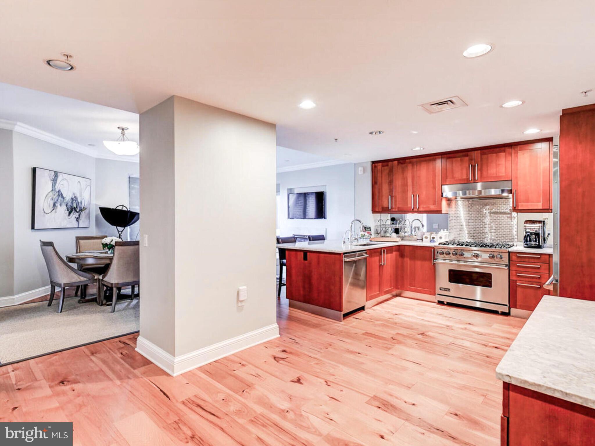 THE RITZ-CARLTON RESIDENCES - Residential