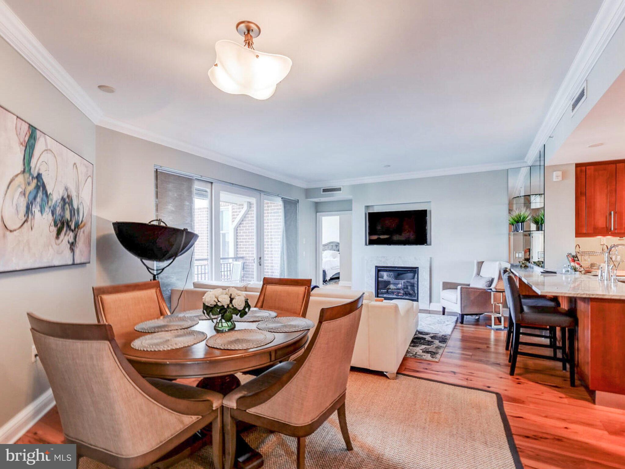 THE RITZ-CARLTON RESIDENCES - Residential