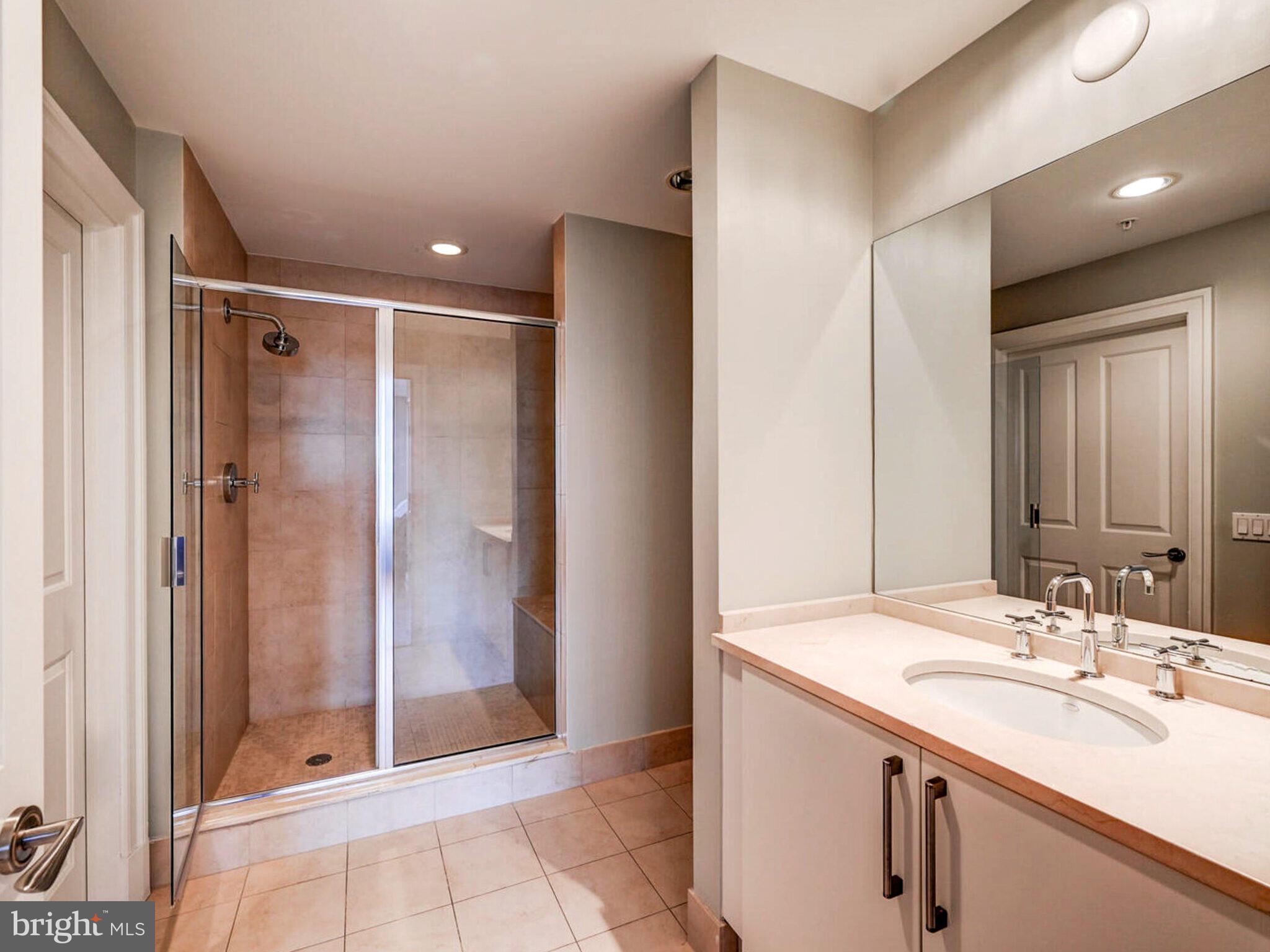 THE RITZ-CARLTON RESIDENCES - Residential