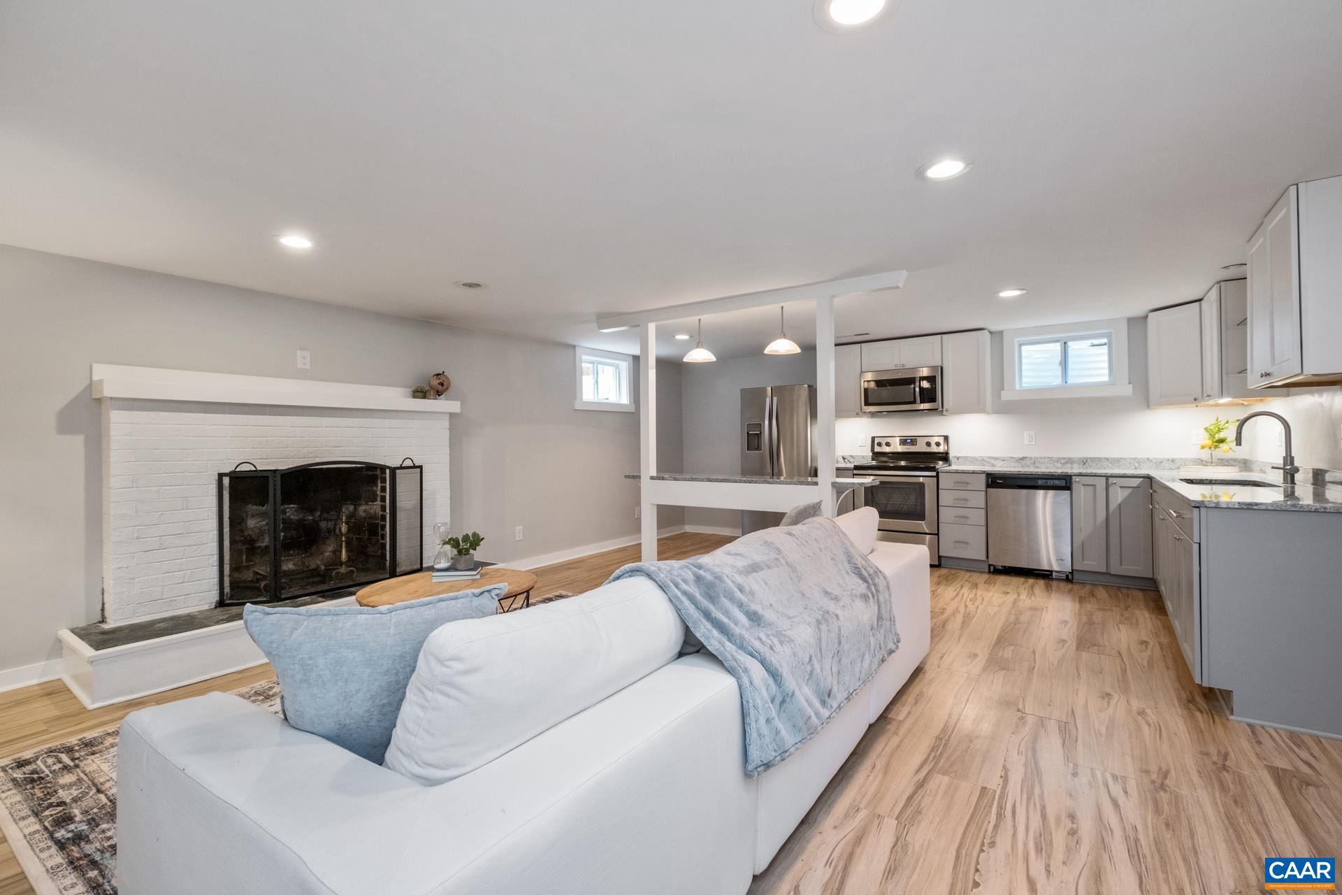 LOCUST GROVE - Residential