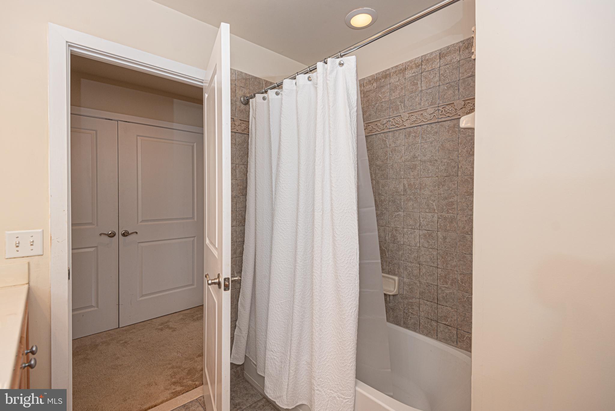 GLEN RIDDLE - Residential