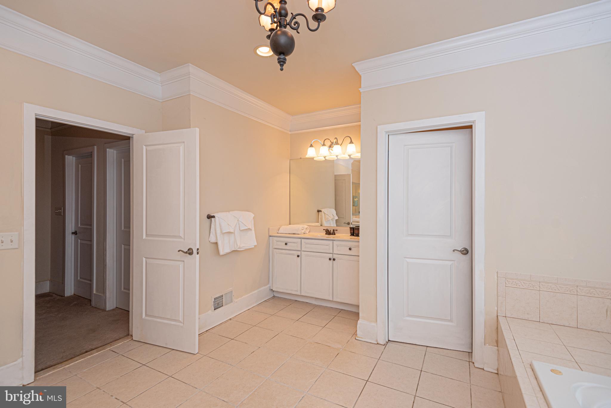 GLEN RIDDLE - Residential