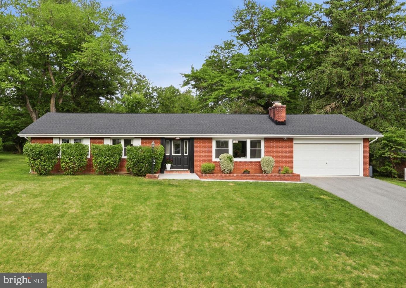 WILTON ACRES - Residential