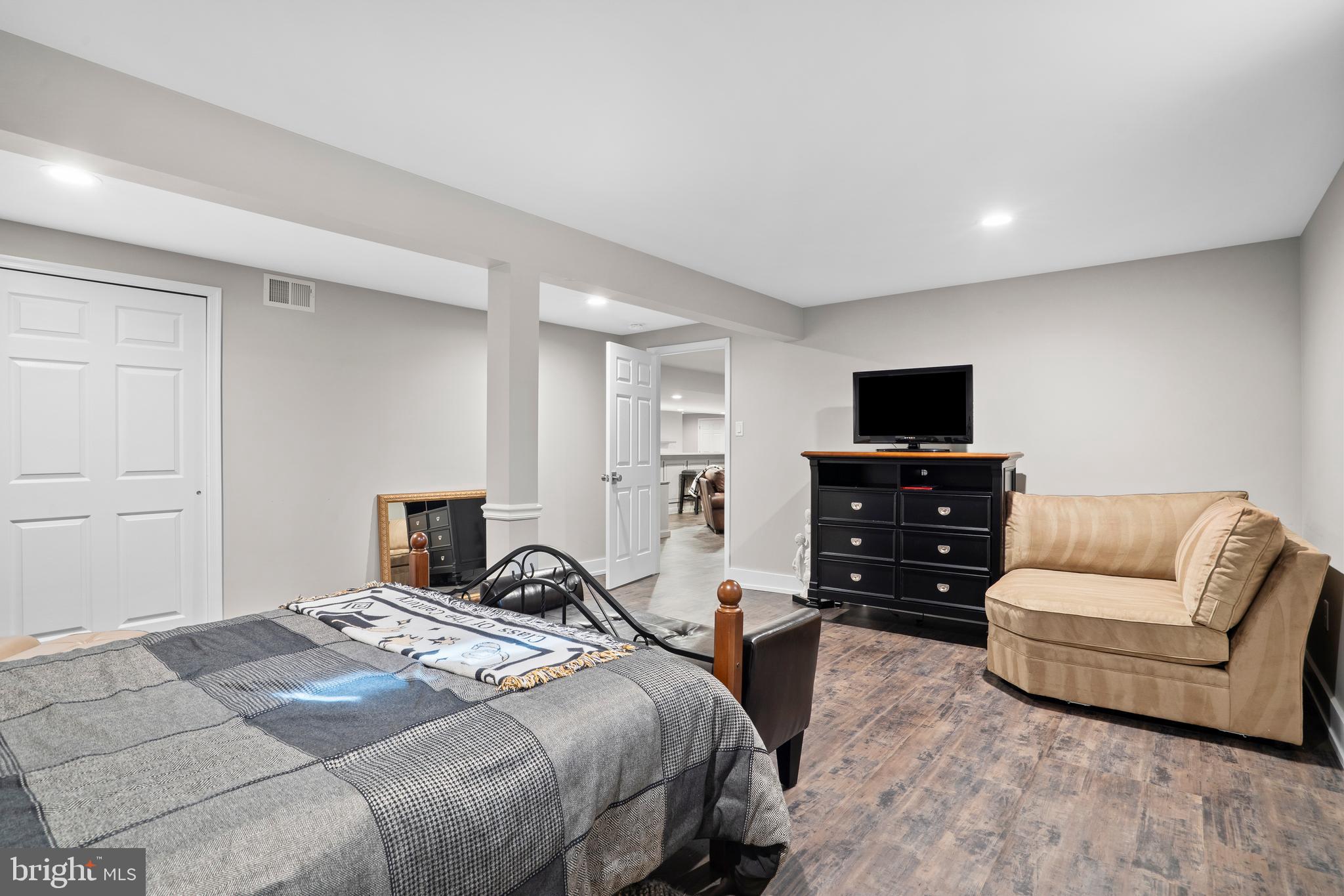 CLEARVIEW ESTS - Residential