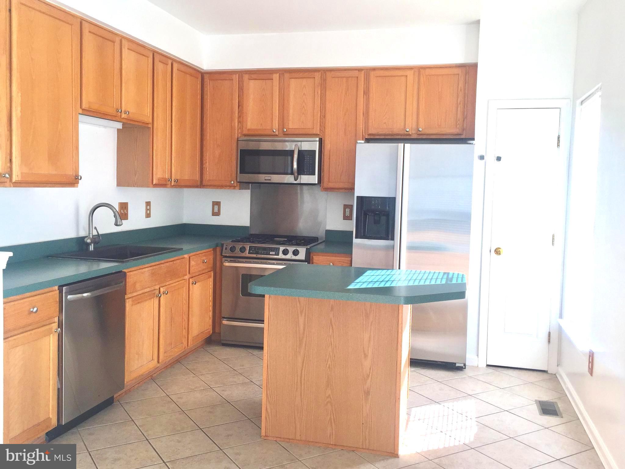 VISTAS AT MILESTONE - Residential Lease