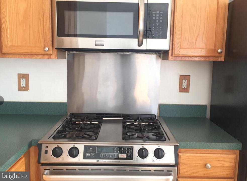 VISTAS AT MILESTONE - Residential Lease