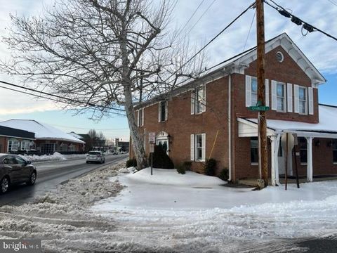 Photo of 406 N Maple Street, LA PLATA, MD 20646 (MLS # MDCH2051826)