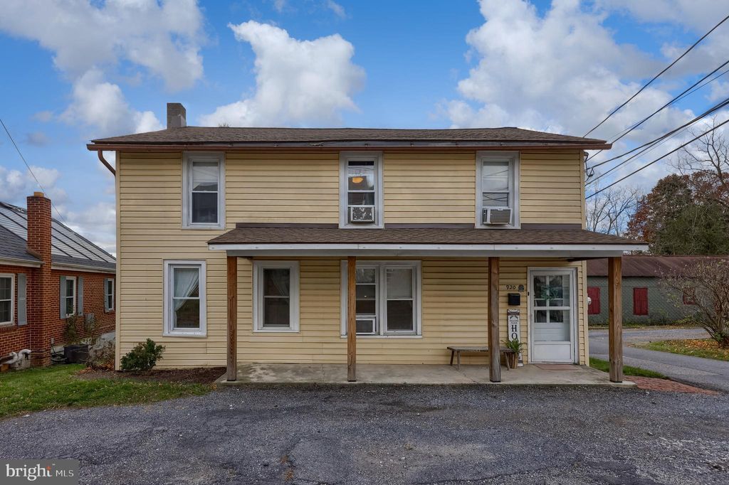 Photo of 920 Chestnut Street, AKRON, PA 17501 (MLS # PALA2087590)
