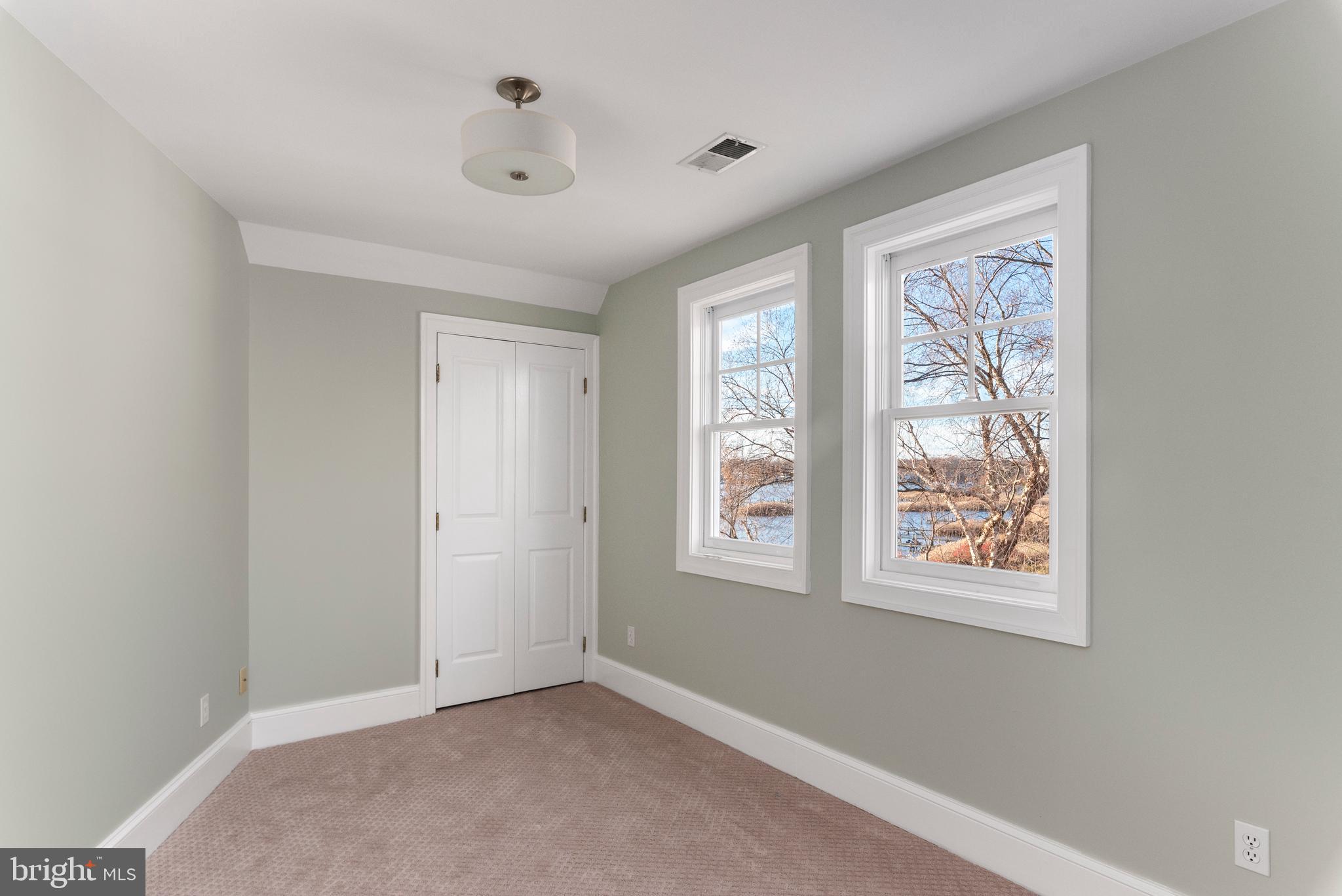 FISHING CREEK FARM - Residential