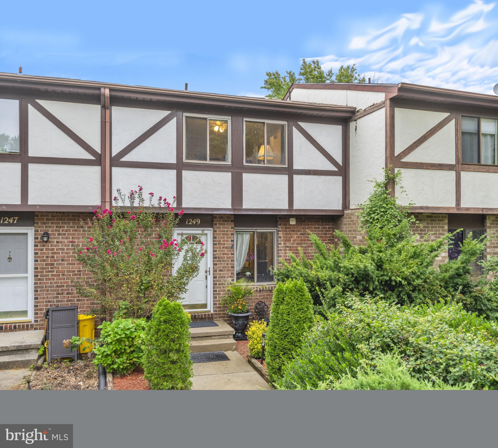 1249 BIRCHCREST COURT