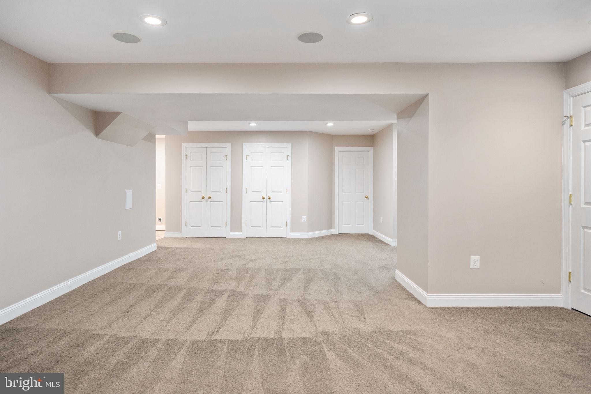 SMITH LAKE ESTATES - Residential