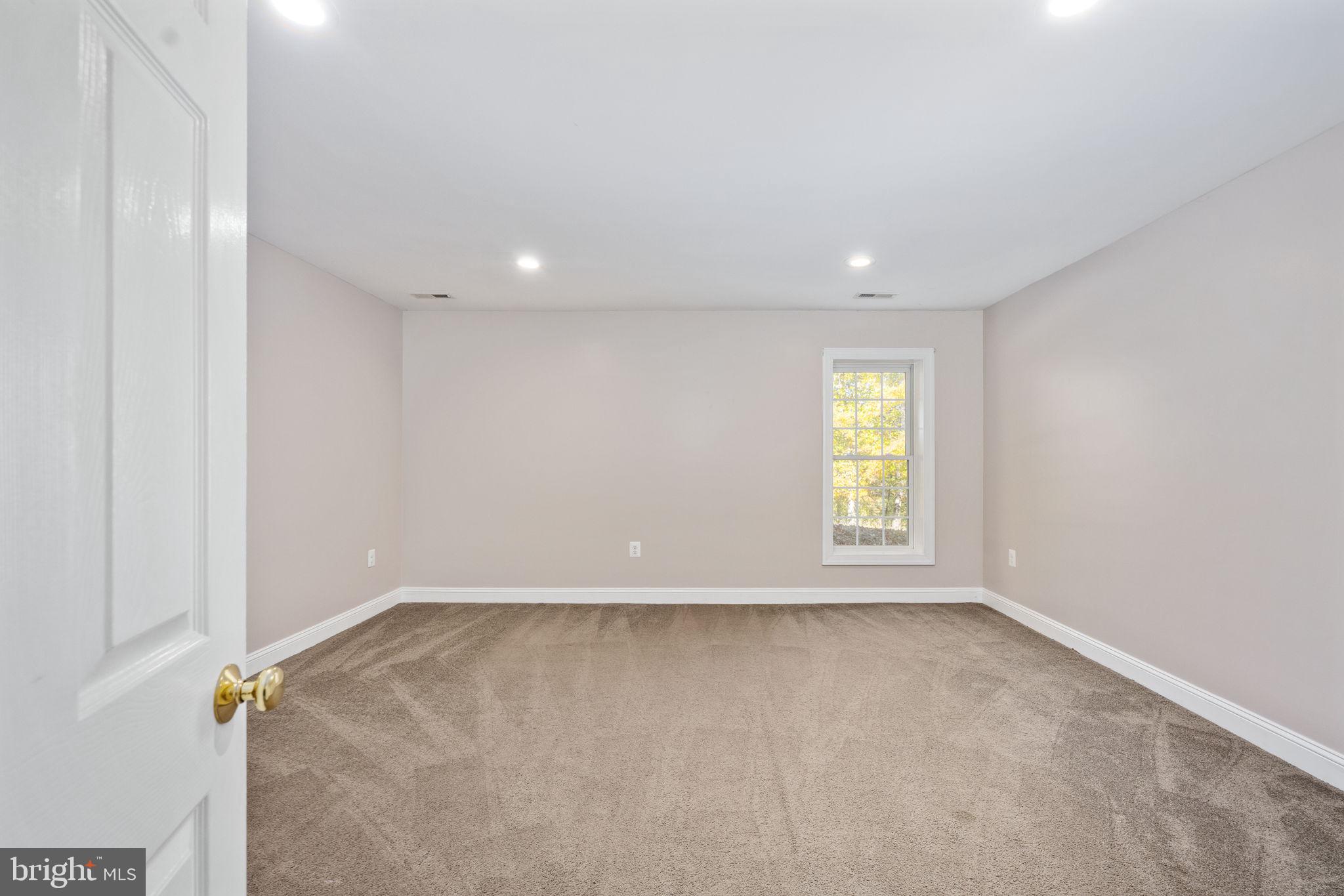 SMITH LAKE ESTATES - Residential