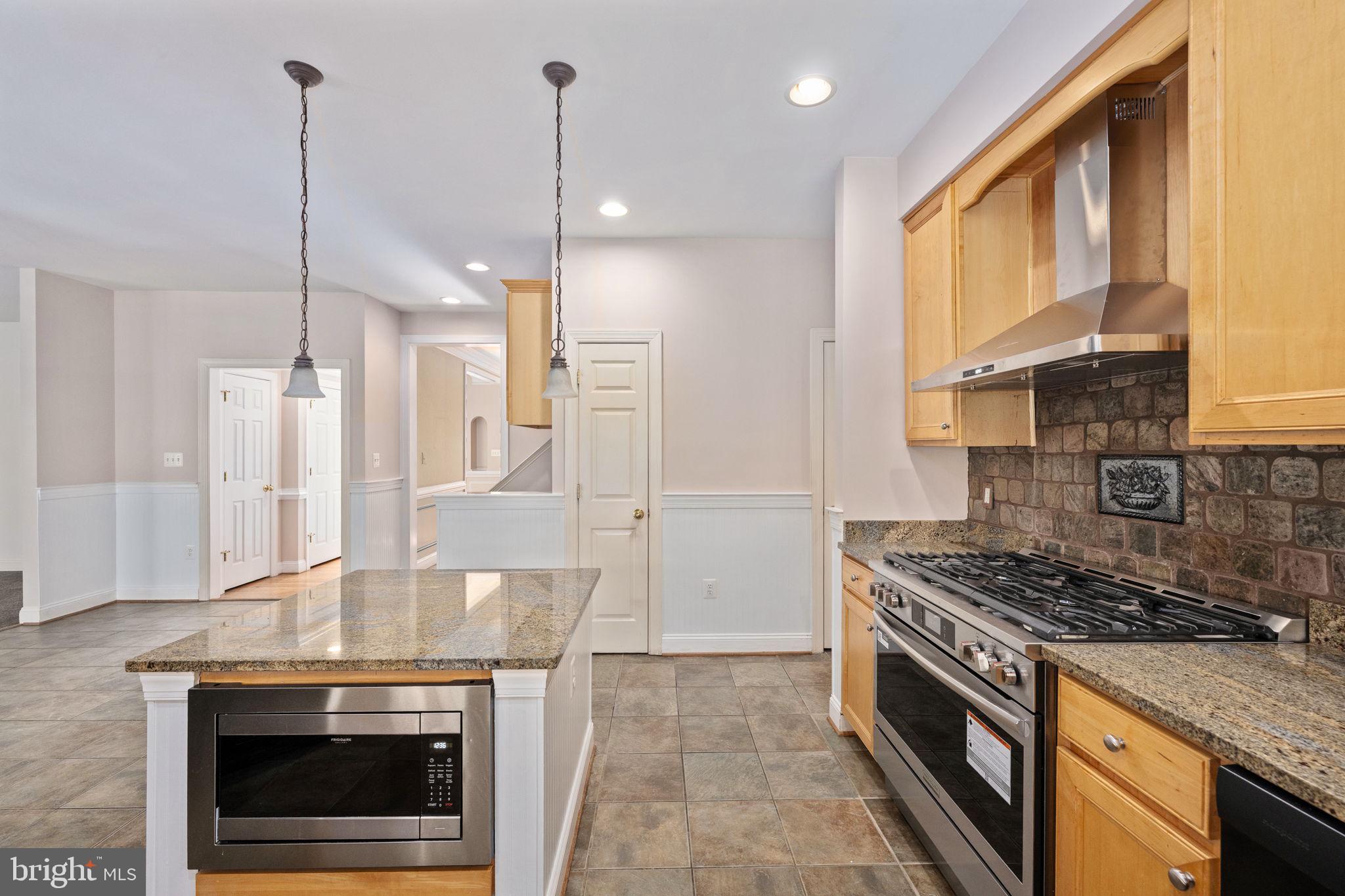 SMITH LAKE ESTATES - Residential