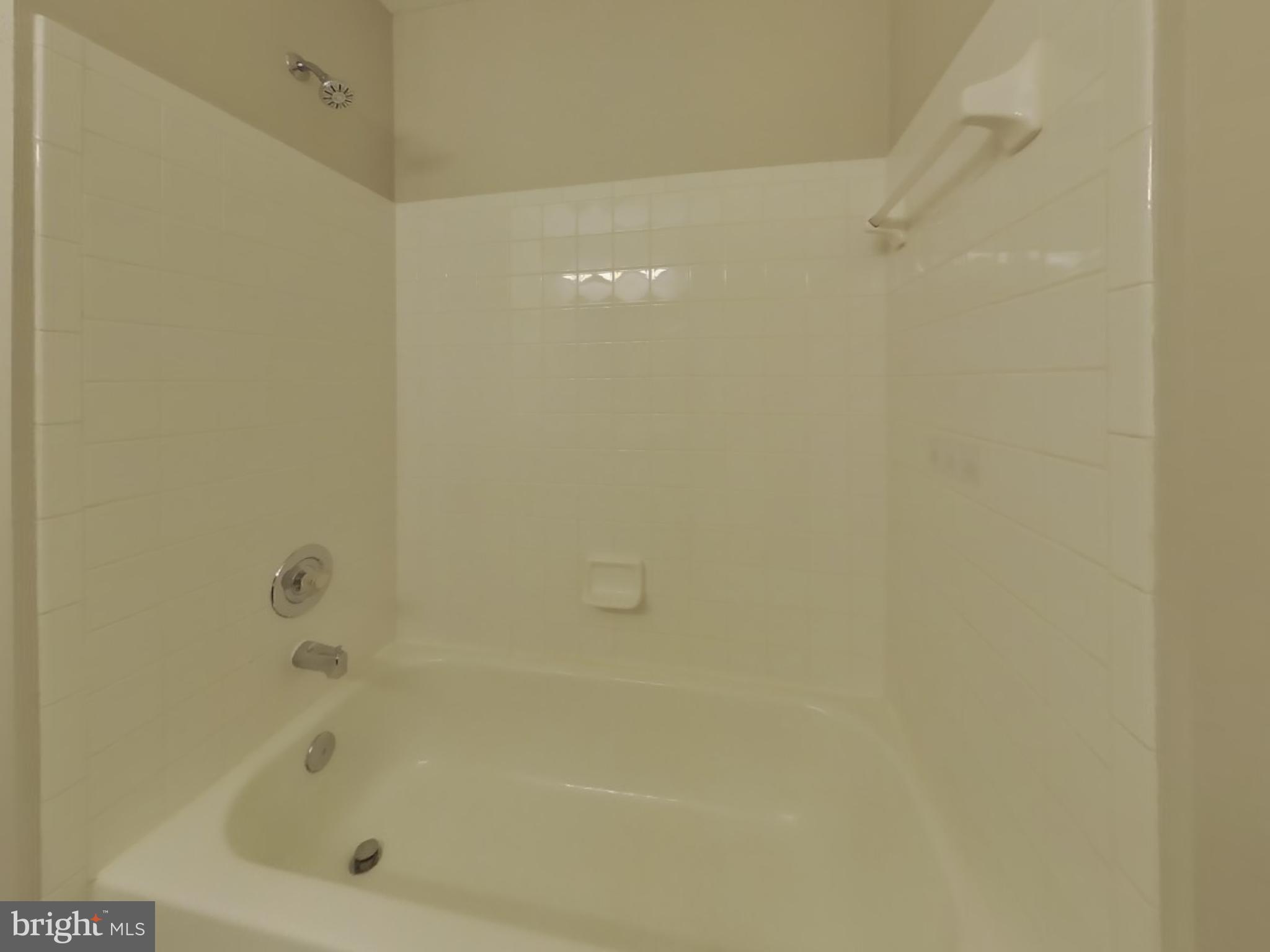 HILLCREST TOWNE - Residential Lease