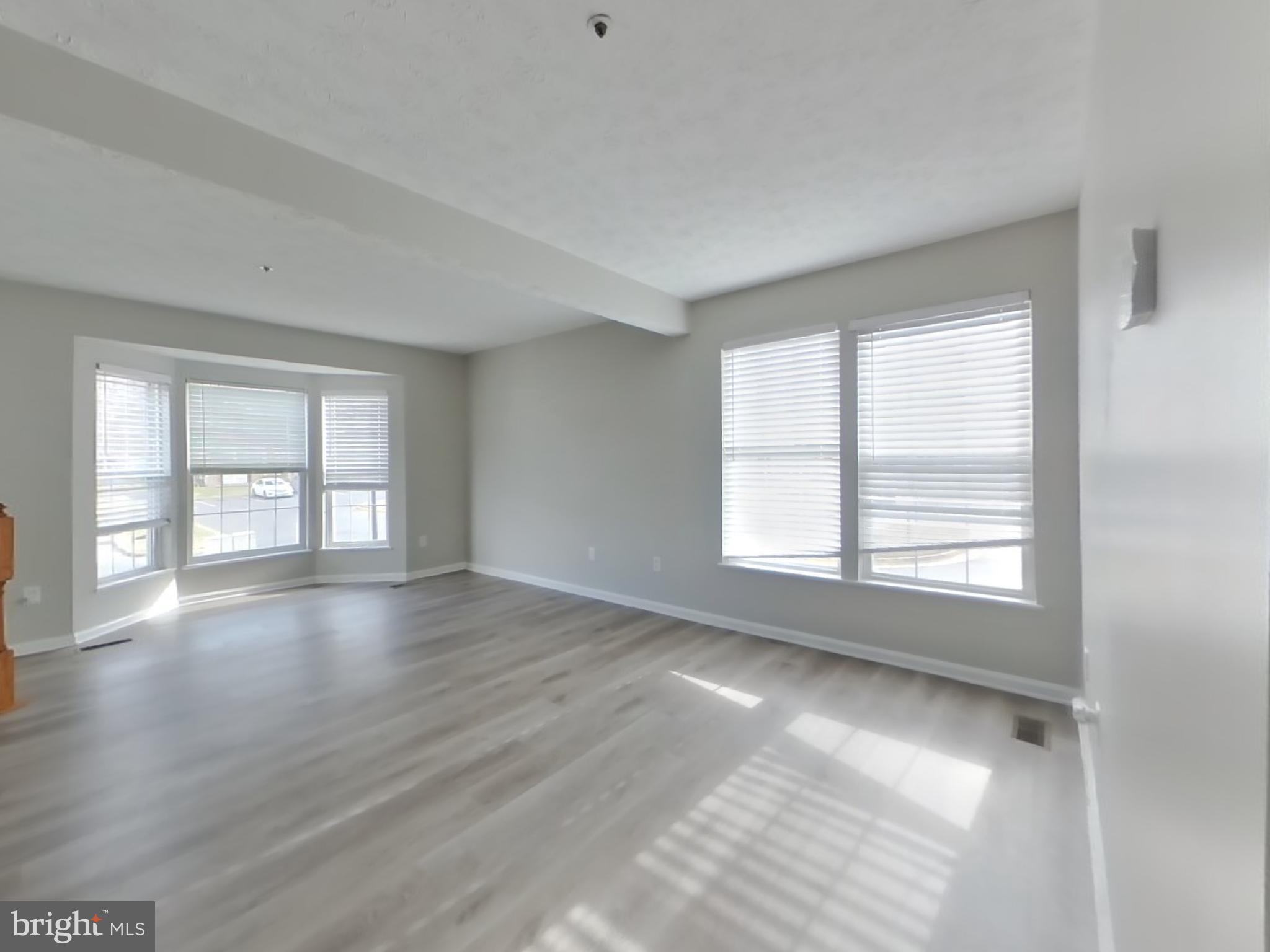 HILLCREST TOWNE - Residential Lease