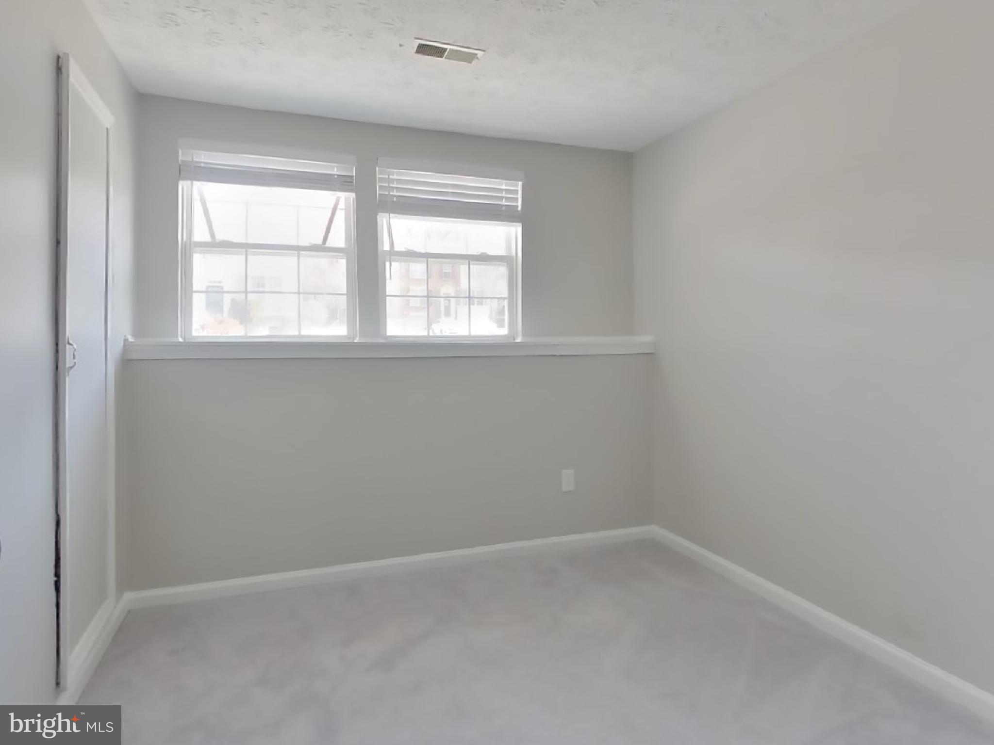 HILLCREST TOWNE - Residential Lease