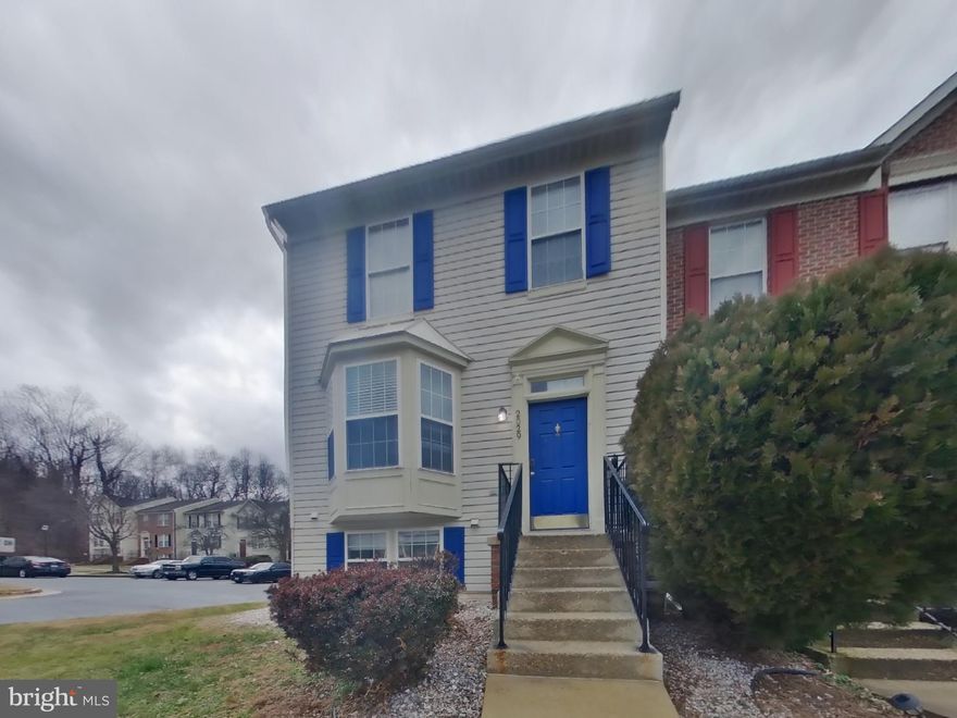 Take a look at this beautiful home featuring 3 bedrooms, 2.5  bathrooms, and approximately 1,852 square feet.  Enjoy the freedom of a virtually maintenance free lifestyle while residing in a great community.