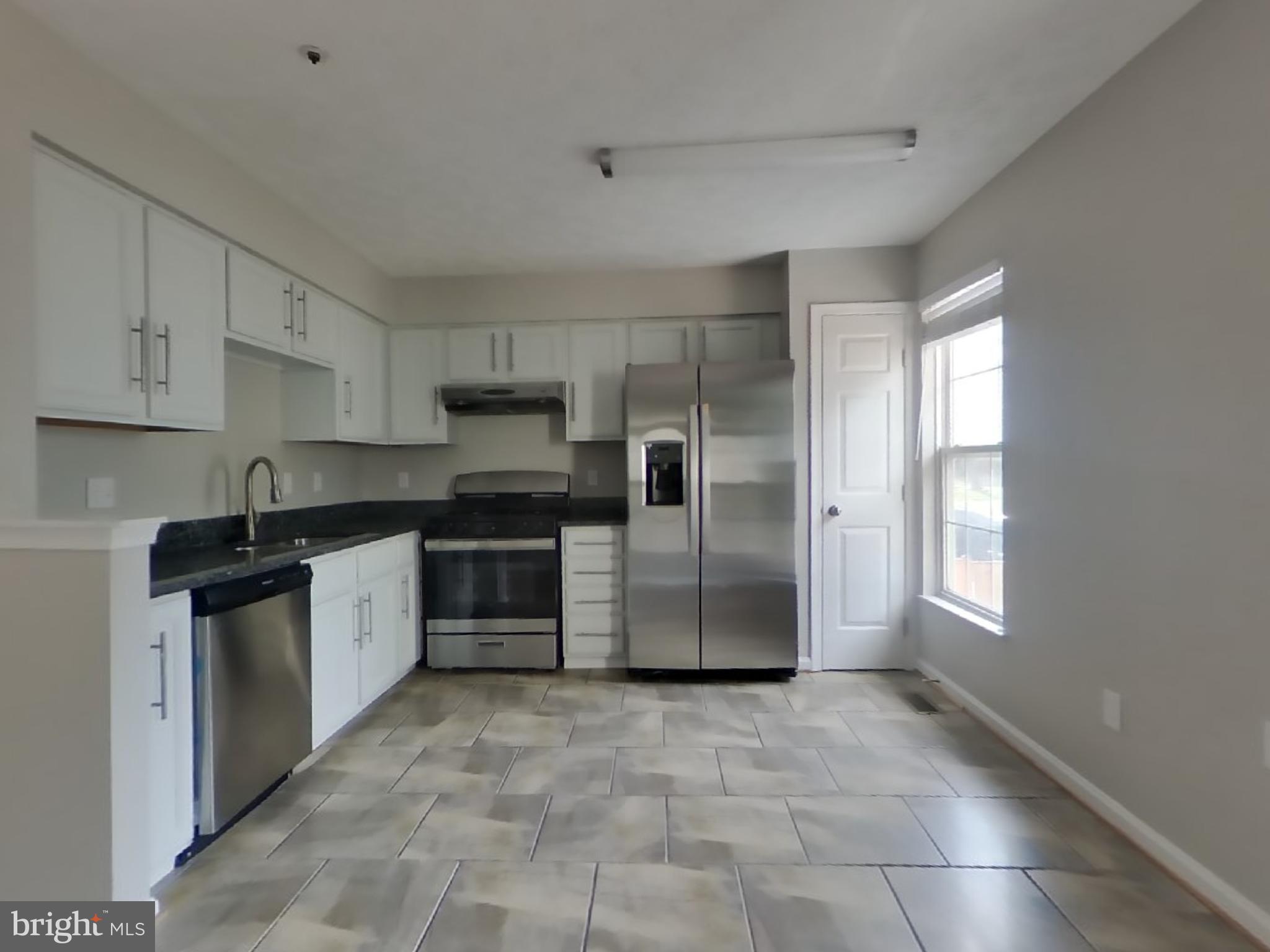 HILLCREST TOWNE - Residential Lease