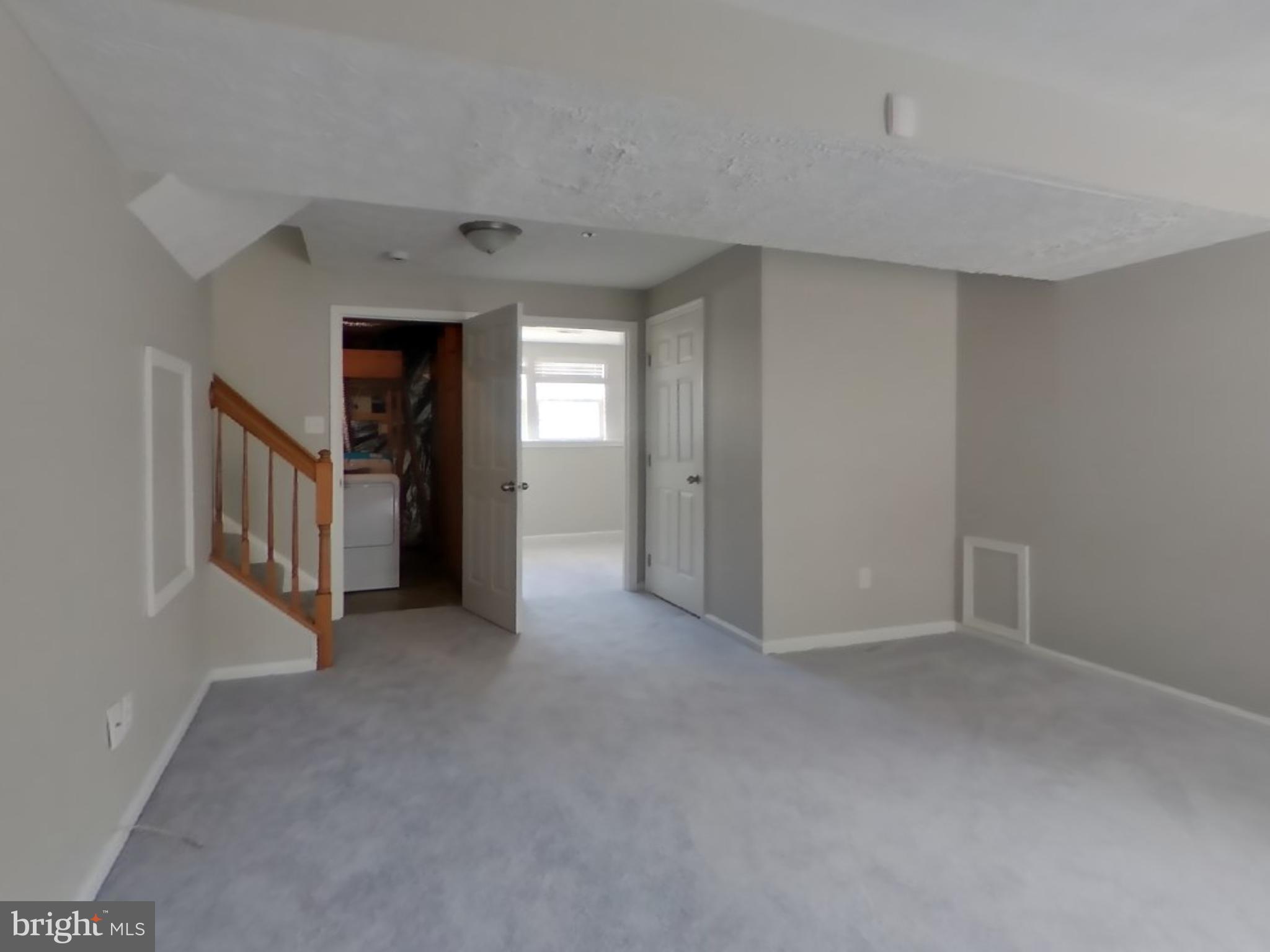 HILLCREST TOWNE - Residential Lease