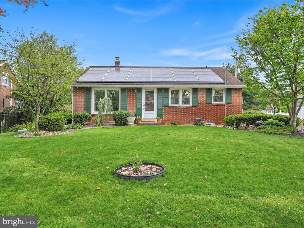 Photo of 922 Marcia Lane, Lancaster, PA 17601 (MLS # PALA2050388)