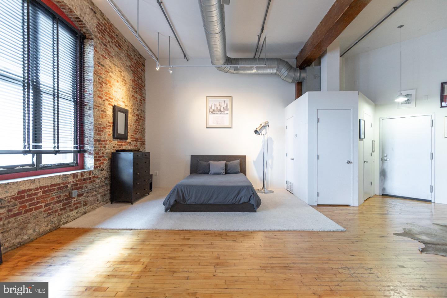 SPRING ARTS - Residential Lease