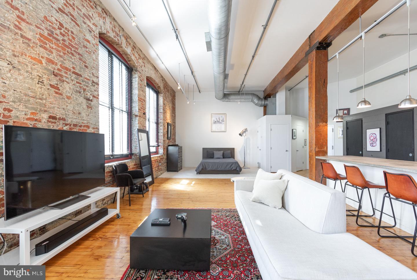 SPRING ARTS - Residential Lease