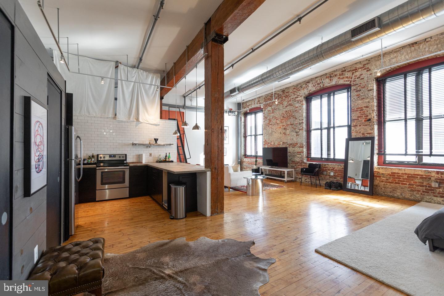 SPRING ARTS - Residential Lease