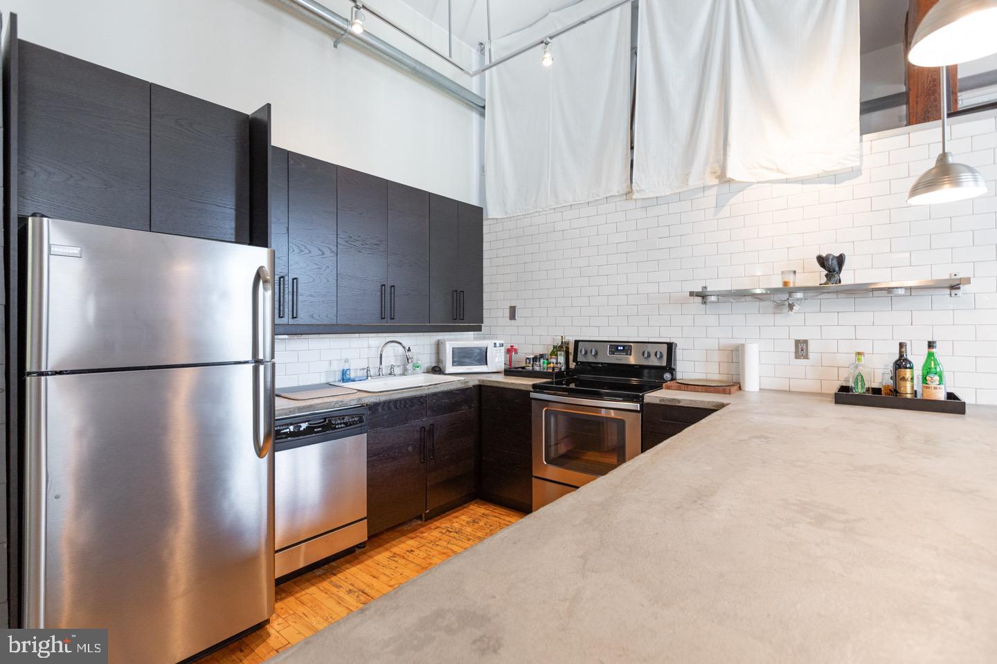 SPRING ARTS - Residential Lease