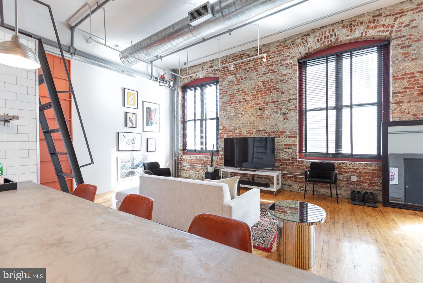 SPRING ARTS - Residential Lease