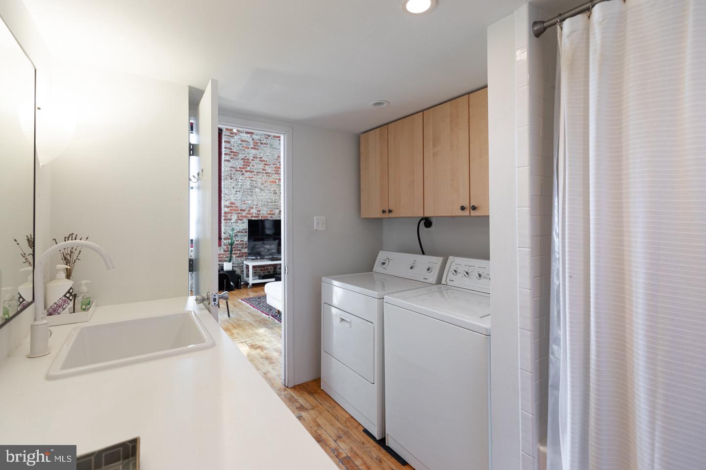 SPRING ARTS - Residential Lease