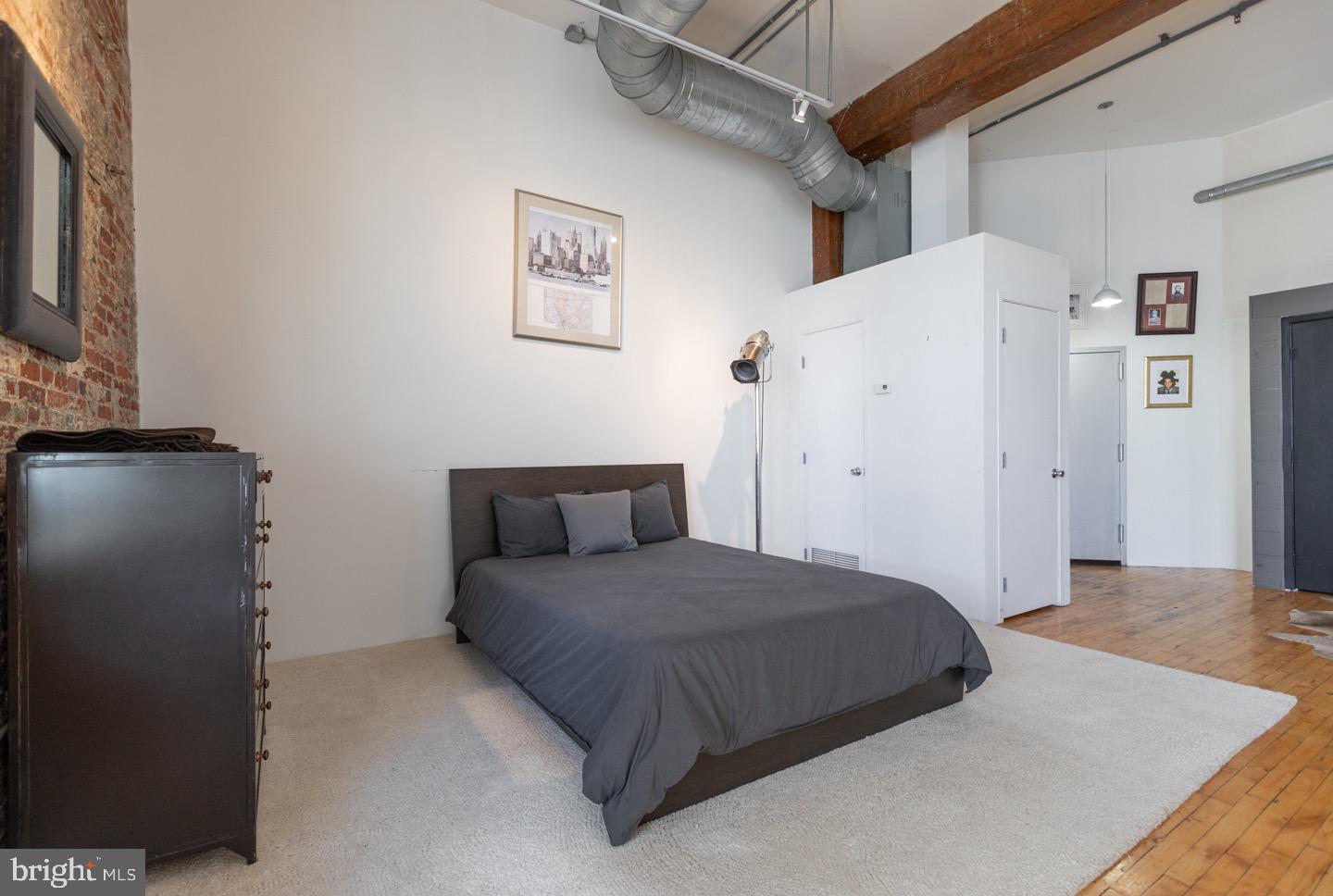 SPRING ARTS - Residential Lease