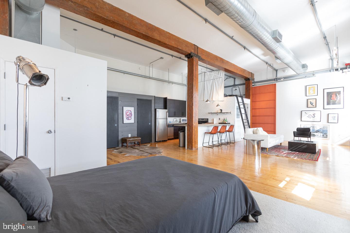 SPRING ARTS - Residential Lease