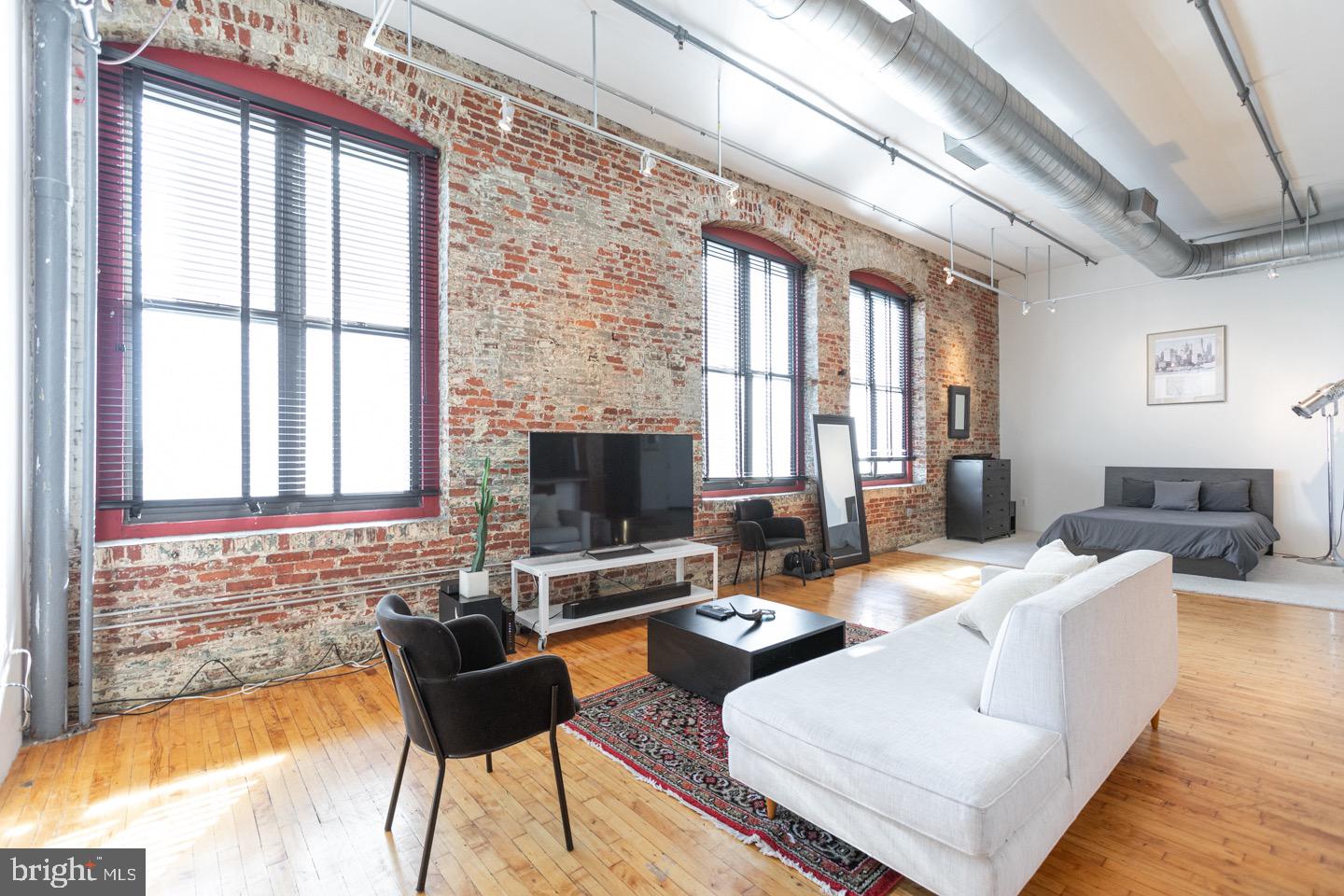 SPRING ARTS - Residential Lease