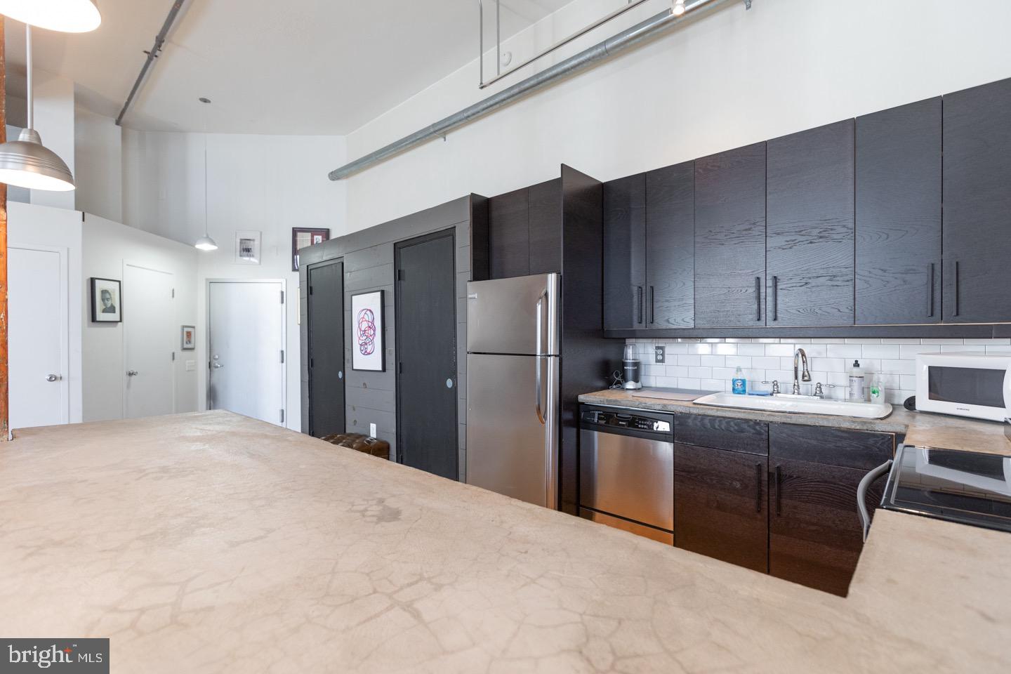 SPRING ARTS - Residential Lease