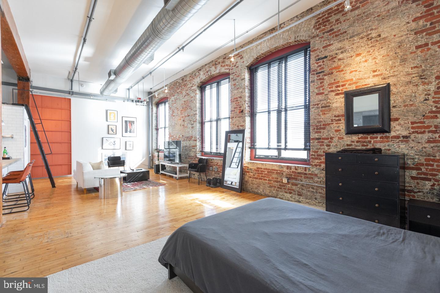 SPRING ARTS - Residential Lease