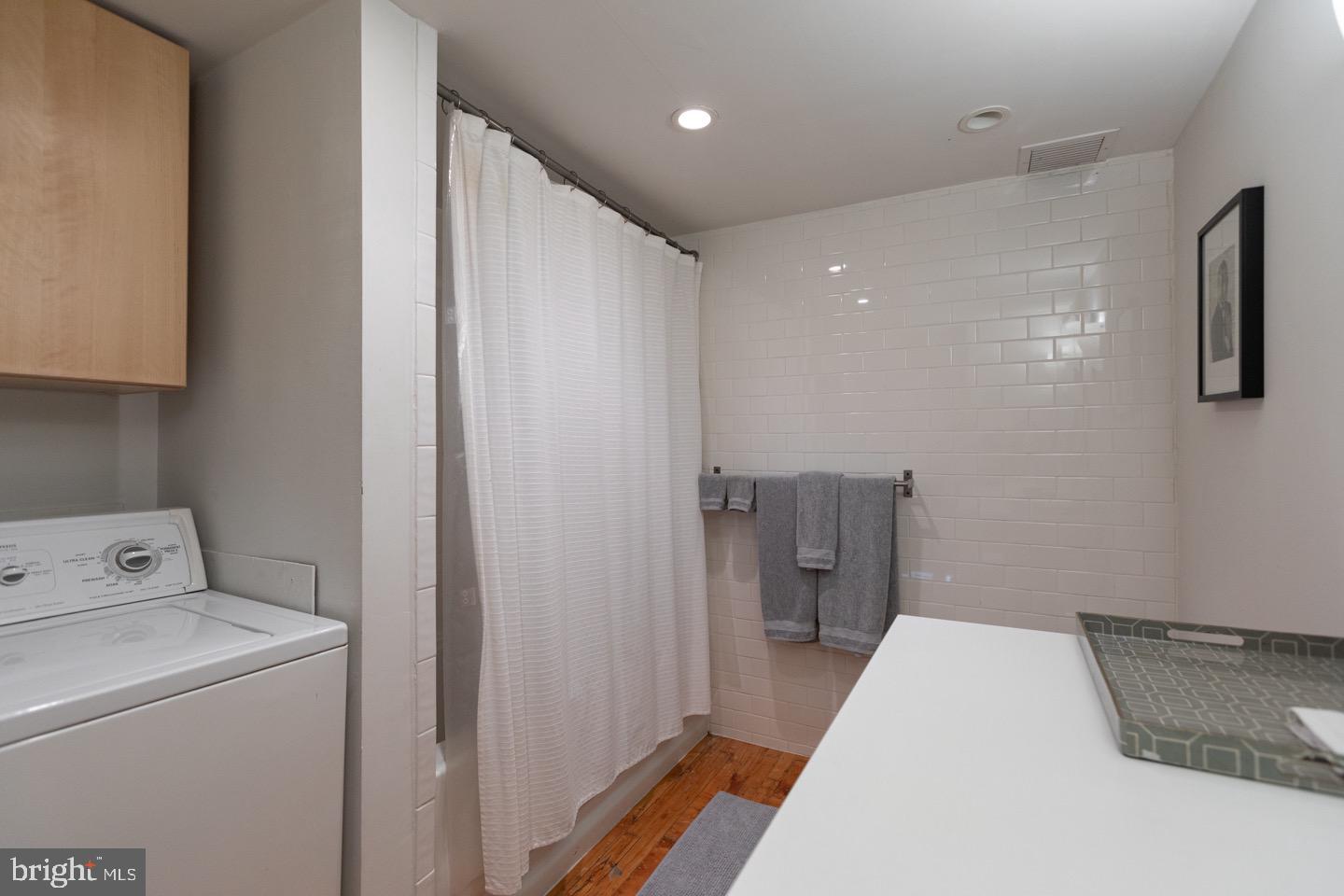 SPRING ARTS - Residential Lease