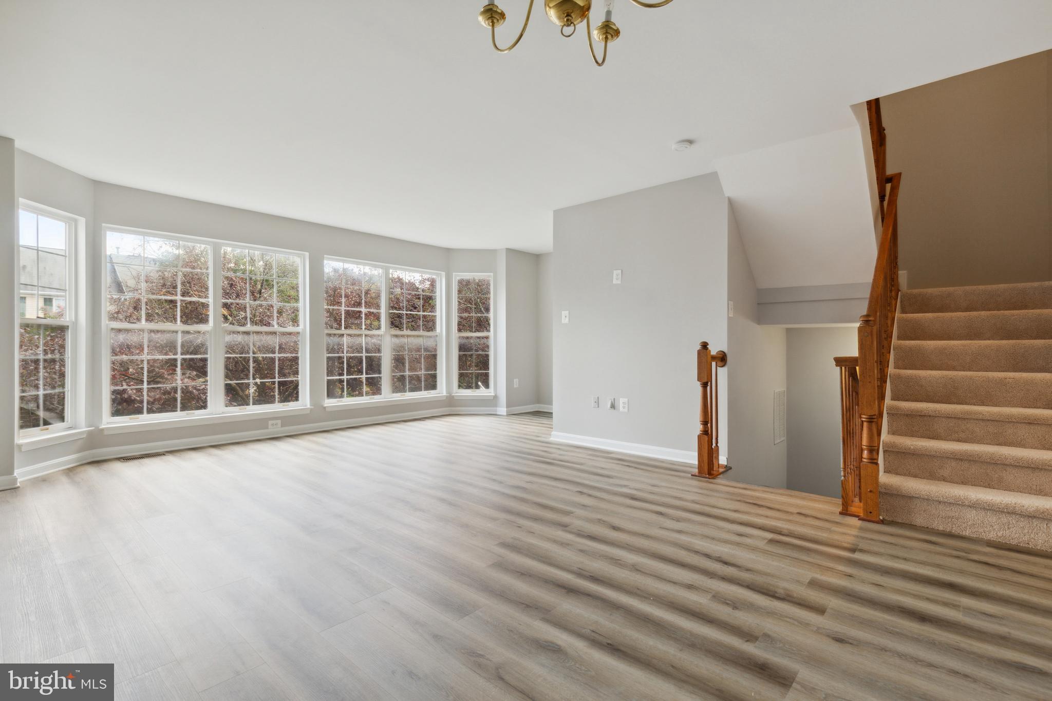 COURTS OF ASHBURN - Residential