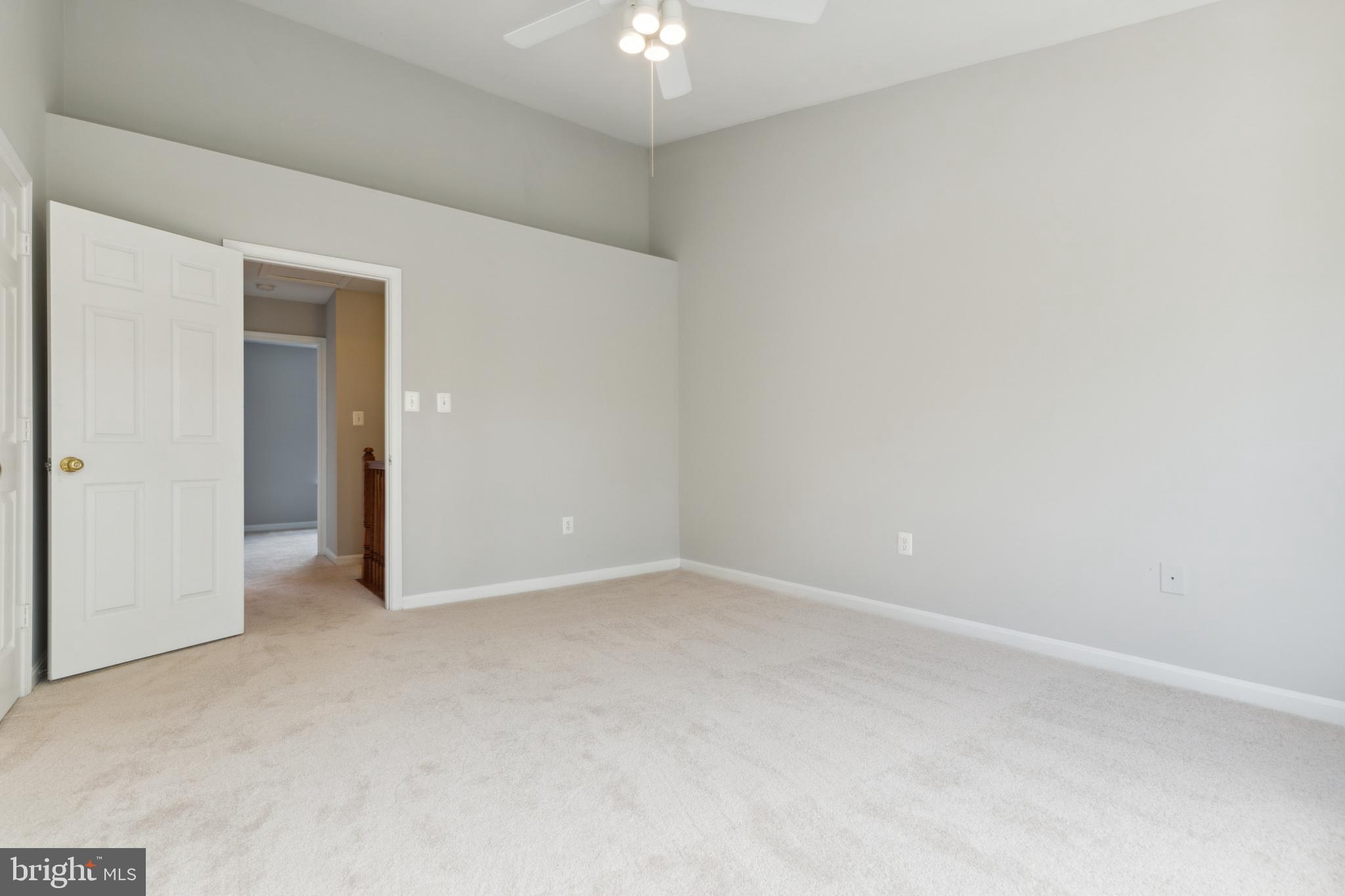 COURTS OF ASHBURN - Residential