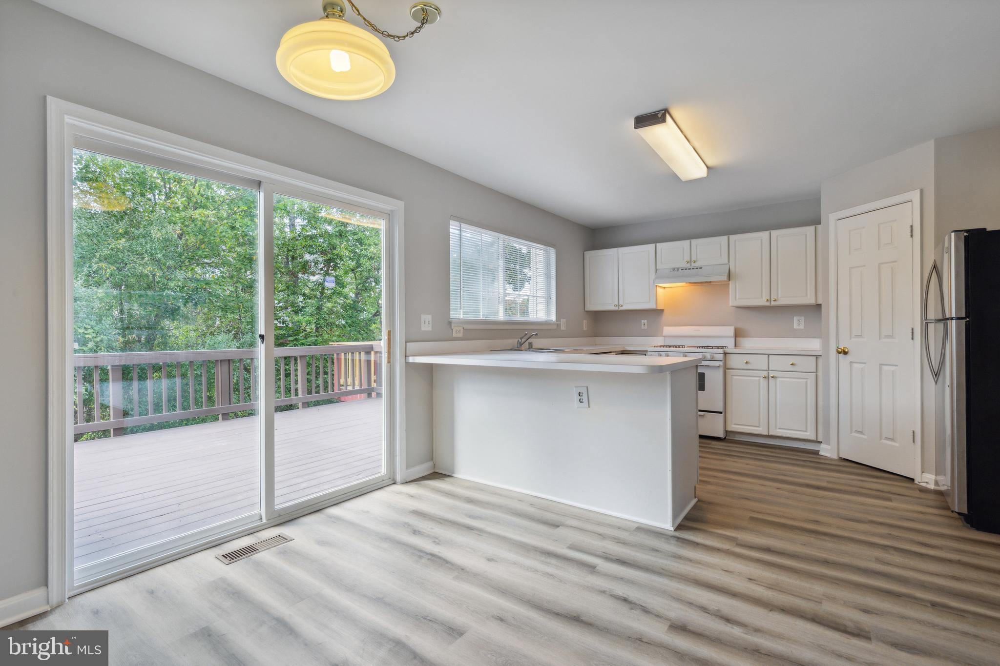 COURTS OF ASHBURN - Residential