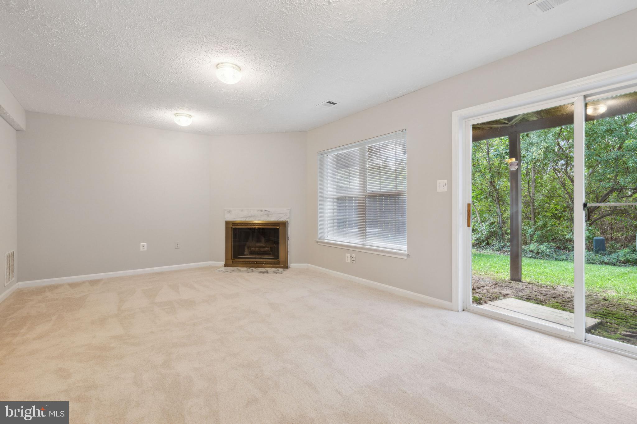 COURTS OF ASHBURN - Residential