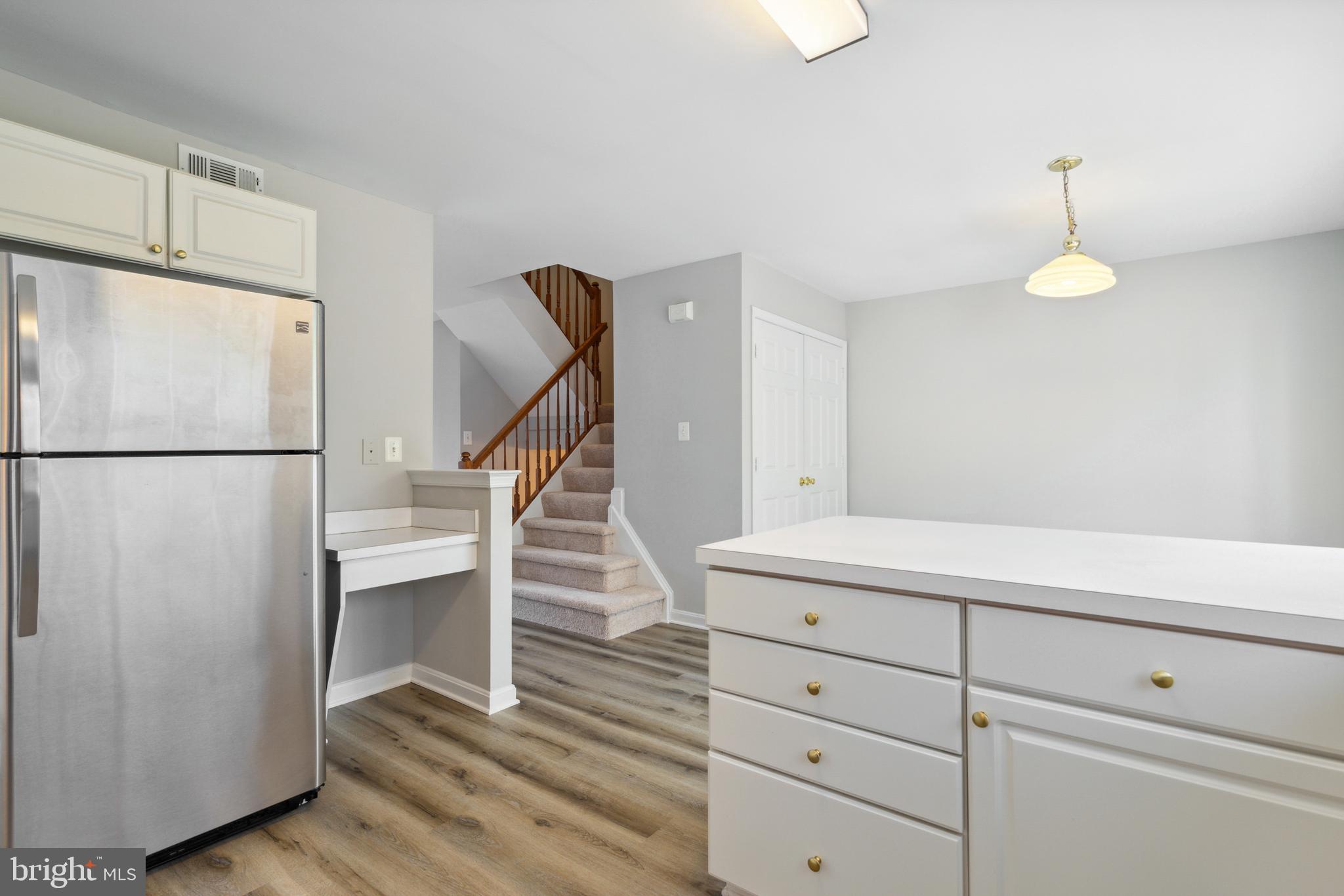 COURTS OF ASHBURN - Residential