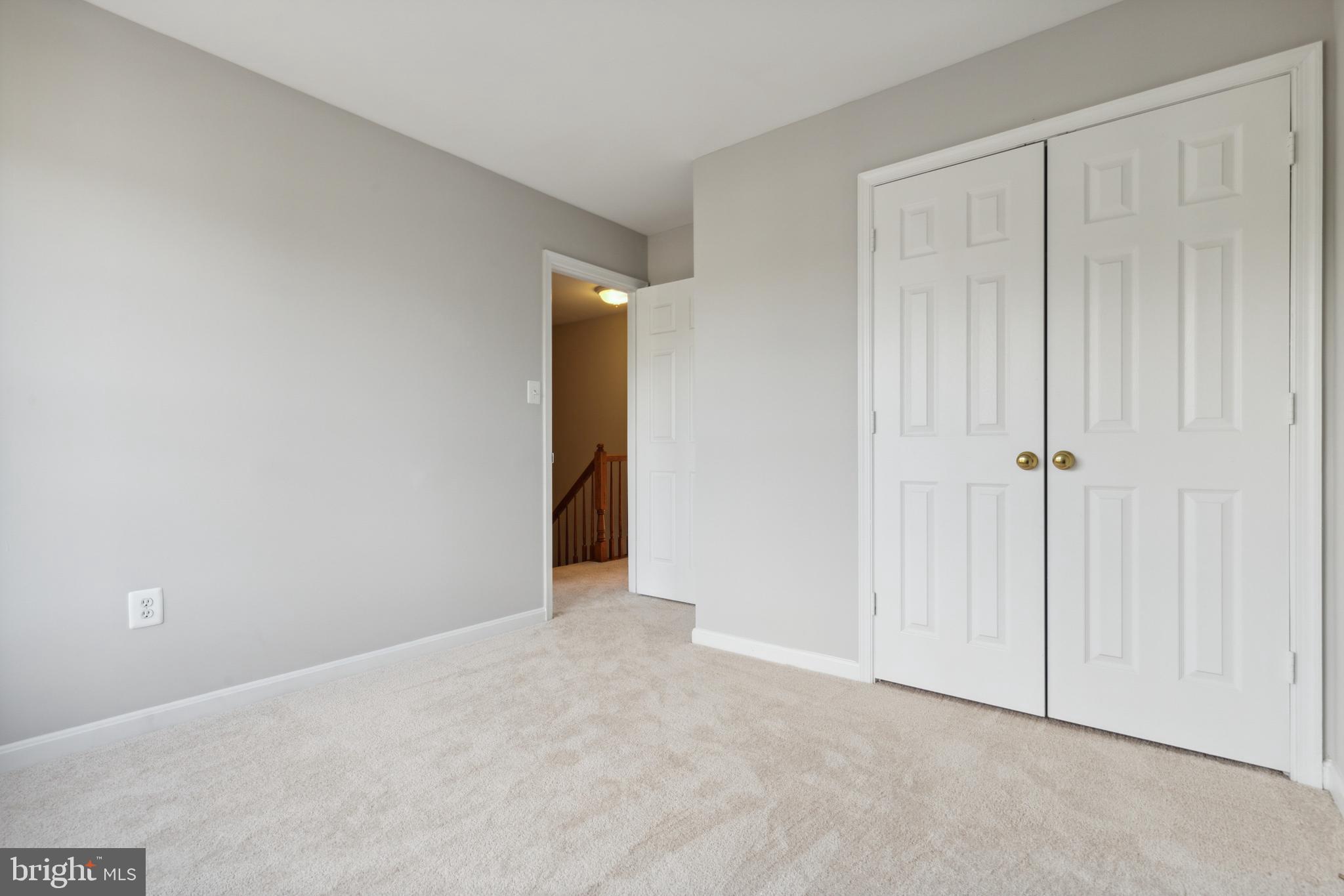 COURTS OF ASHBURN - Residential