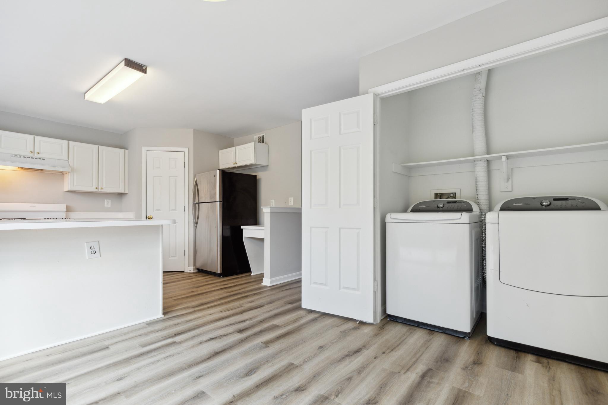 COURTS OF ASHBURN - Residential