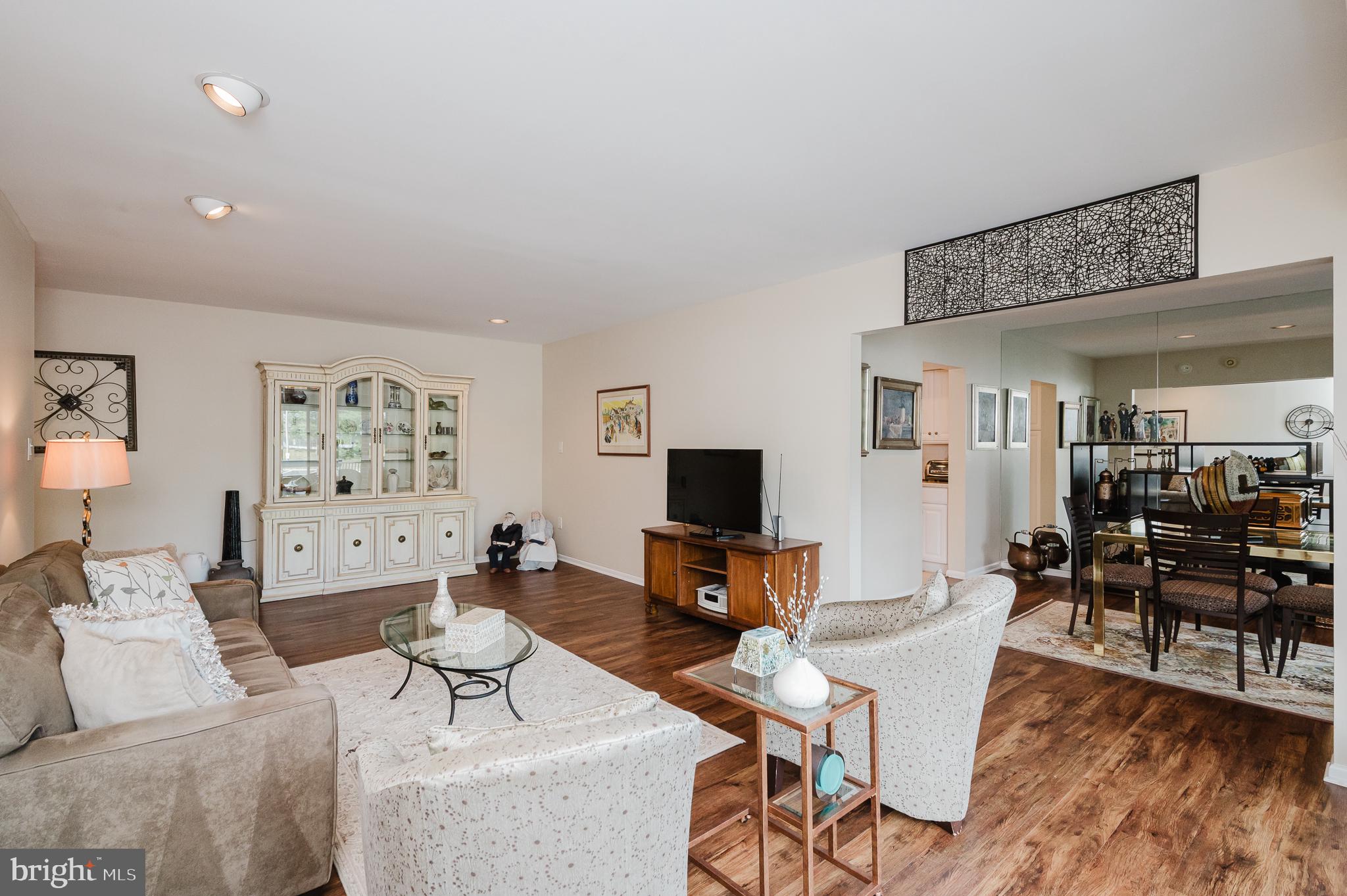 7 SLADE AVENUE 210